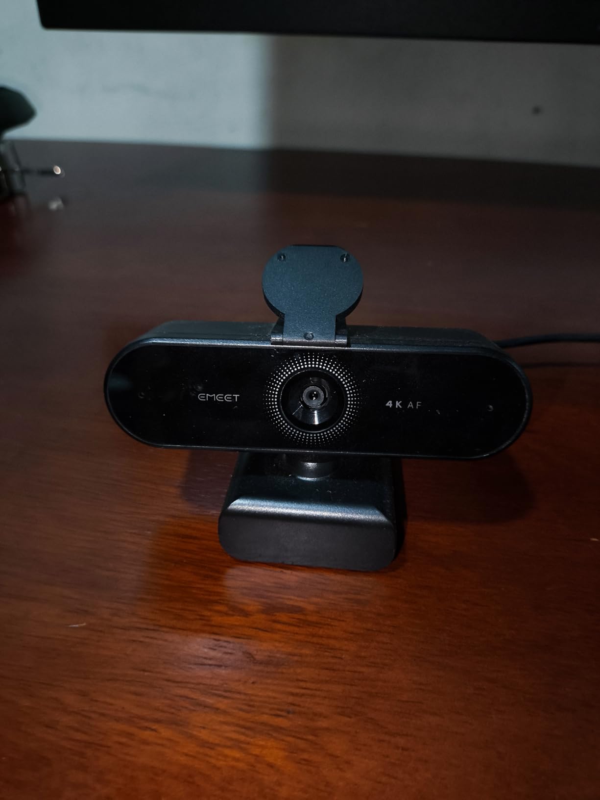 EMEET NOVA 4K Webcam for PC - Ultra 4K HD, PDAF Autofocus, Dual Omnidirectional Mics, 73° FOV, Auto Light Correction, USB-A, Privacy Cover, Ideal for High-End Business Meetings & Live Streaming customer photo 2