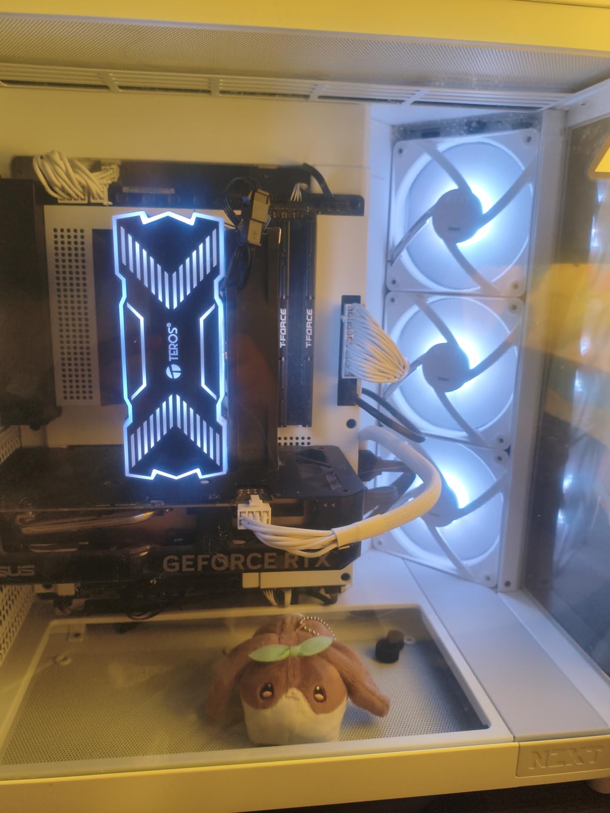 NZXT C1200 Gold ATX 3.1 - Fully Modular Low-Noise PC Gaming Power Supply - 1200 Watts - 80 Plus Gold - 12V-2x6 Connector - Zero Fan Mode - 100% Japanese Capacitors - Black customer photo 1