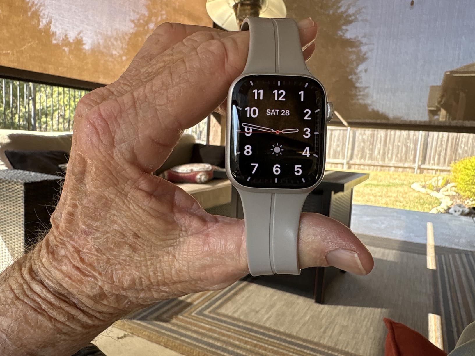 Apple Watch Series 9 [GPS, 45mm] - Midnight Aluminum Case with Midnight Sport Band, M/L (Renewed Premium) customer photo 1