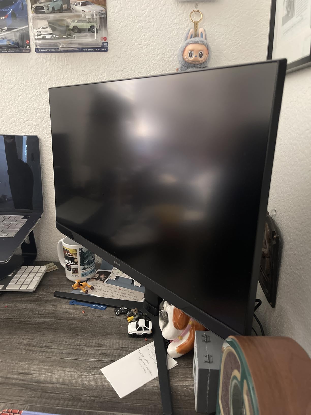 Samsung 24-Inch Odyssey G3 (G30D) Series FHD Gaming Monitor, 1ms, 180Hz, AMD FreeSync, Adjustable Stand, Black Equalizer, Virtual Aim Point, Eye Saver Mode, Flicker-Free customer photo 1