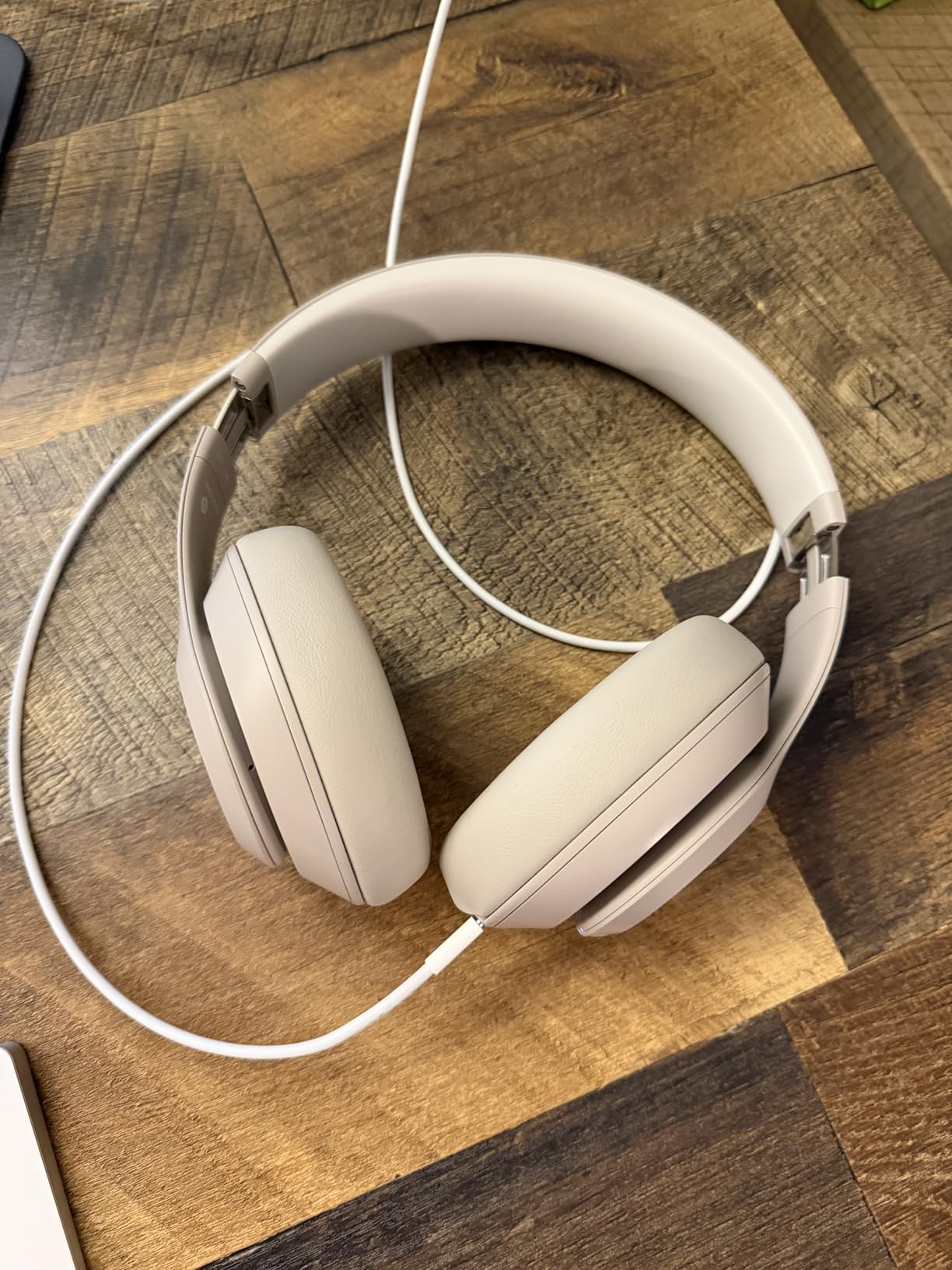 Beats Studio Pro - Premium Wireless Over-Ear Headphones- Up to 40-Hour Battery Life, Active Noise Cancelling, USB-C Lossless Audio, Apple & Android Compatible - Matte White customer photo 1