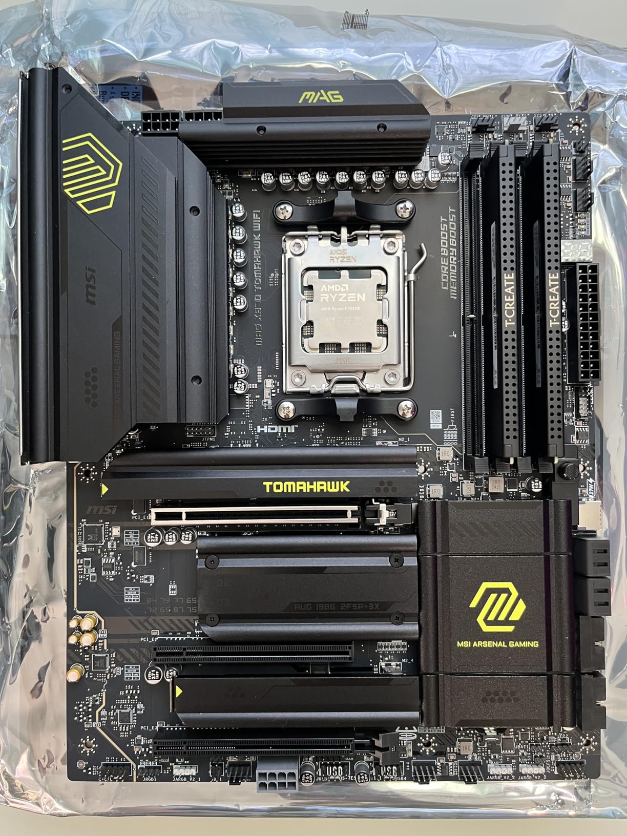 MAG X870 Tomahawk WiFi Gaming Motherboard (AMD Ryzen 9000/8000/7000 Series Processors, AM5, DDR5, PCIe 5.0, M.2 Gen5, SATA 6Gb/s, USB 40Gbps, HDMI/DP, Wi-Fi 7, Bluetooth 5.4, 5Gbps LAN, ATX) customer photo 1