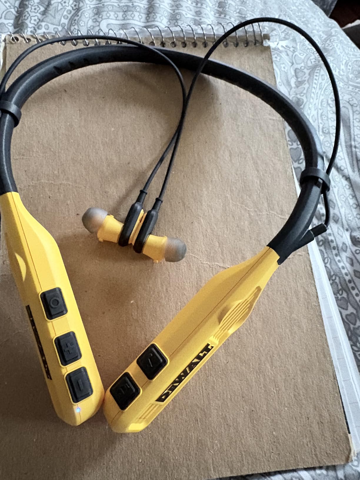 DEWALT Heavy Duty Black Edition 2-in-1 Neckband Bluetooth Headphones w/Built-in Speakers, Jobsite Wearable Speaker & Around Neck, Wireless Headset, 60+ Hrs Hands-Free Music & Calls, Carry Pouch customer photo 1