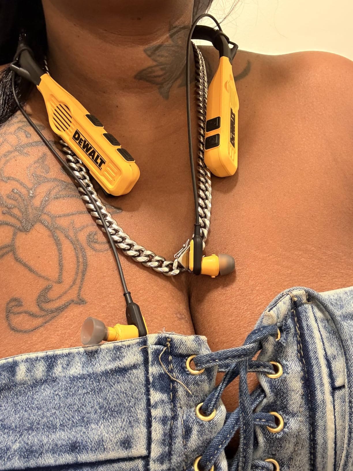 DEWALT Heavy Duty Black Edition 2-in-1 Neckband Bluetooth Headphones w/Built-in Speakers, Jobsite Wearable Speaker & Around Neck, Wireless Headset, 60+ Hrs Hands-Free Music & Calls, Carry Pouch customer photo 2