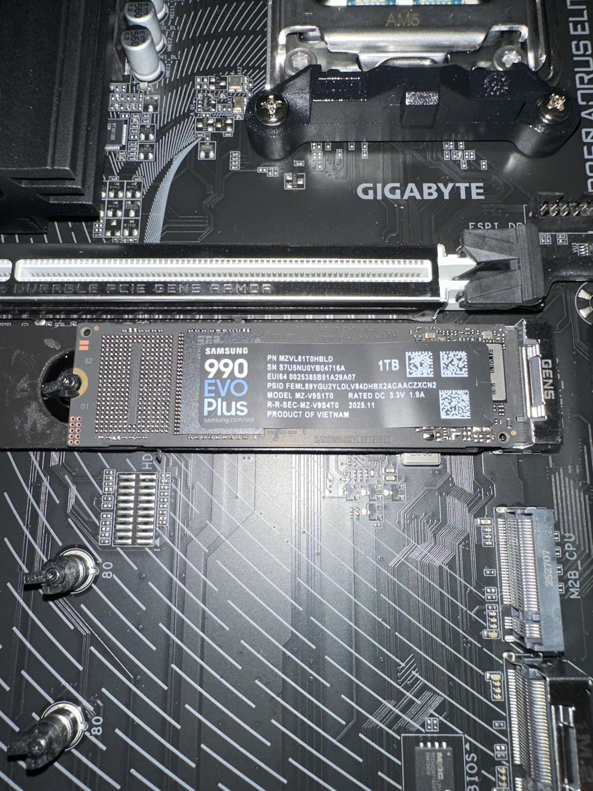 Samsung 990 EVO Plus SSD 1TB, PCIe Gen 4x4, Gen 5x2 M.2 2280, Speeds Up to 7,150 MB/s, Upgrade Storage for PC/Laptops, HMB Technology and Intelligent Turbowrite 2.0, (MZ-V9S1T0B/AM) customer photo 2