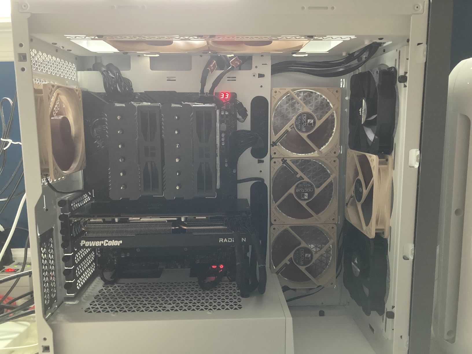 Twin Fan AMD Radeon RX 7800 XT 16GB GDDR6 customer photo 1