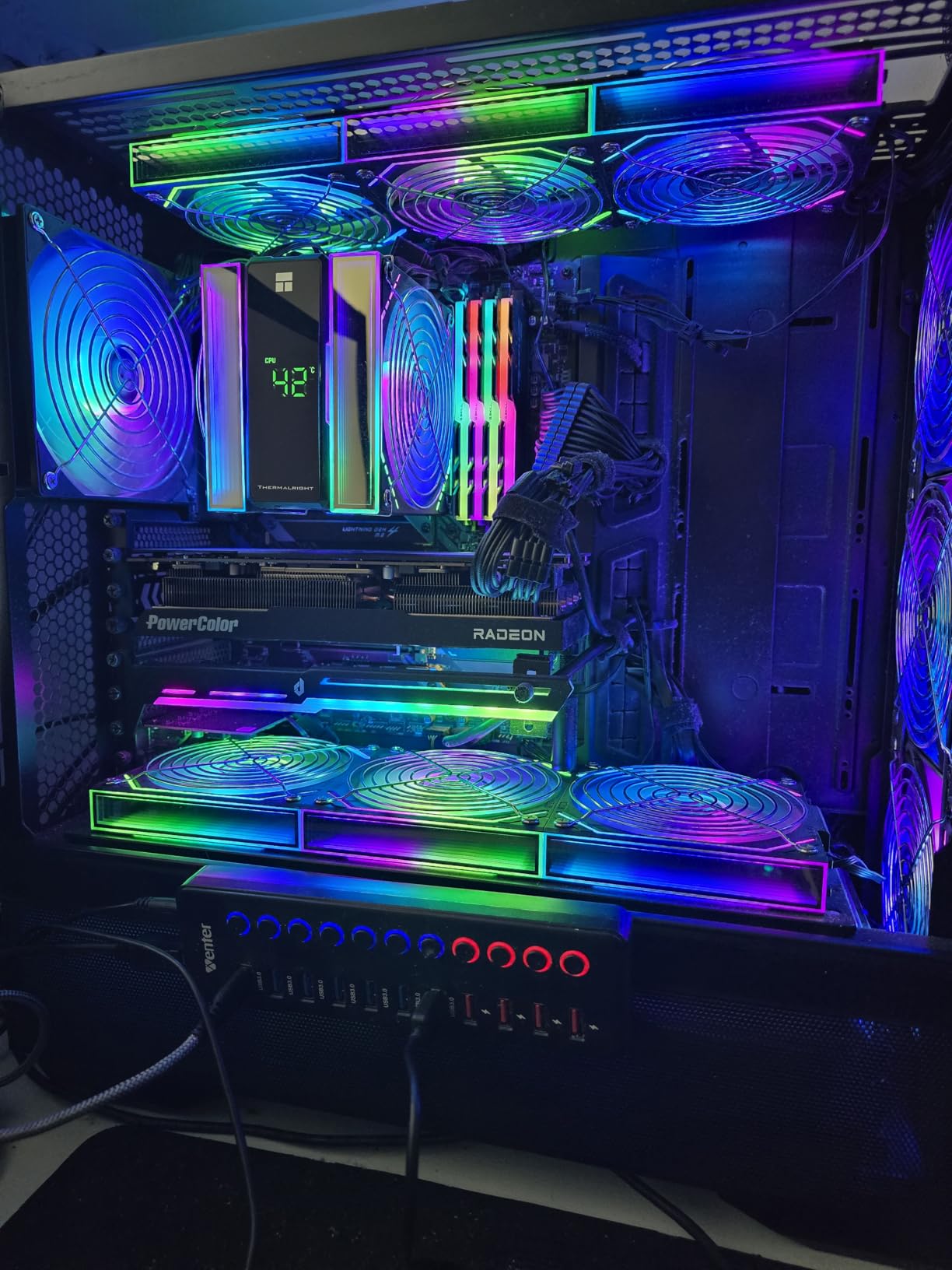 Twin Fan AMD Radeon RX 7800 XT 16GB GDDR6 customer photo 2