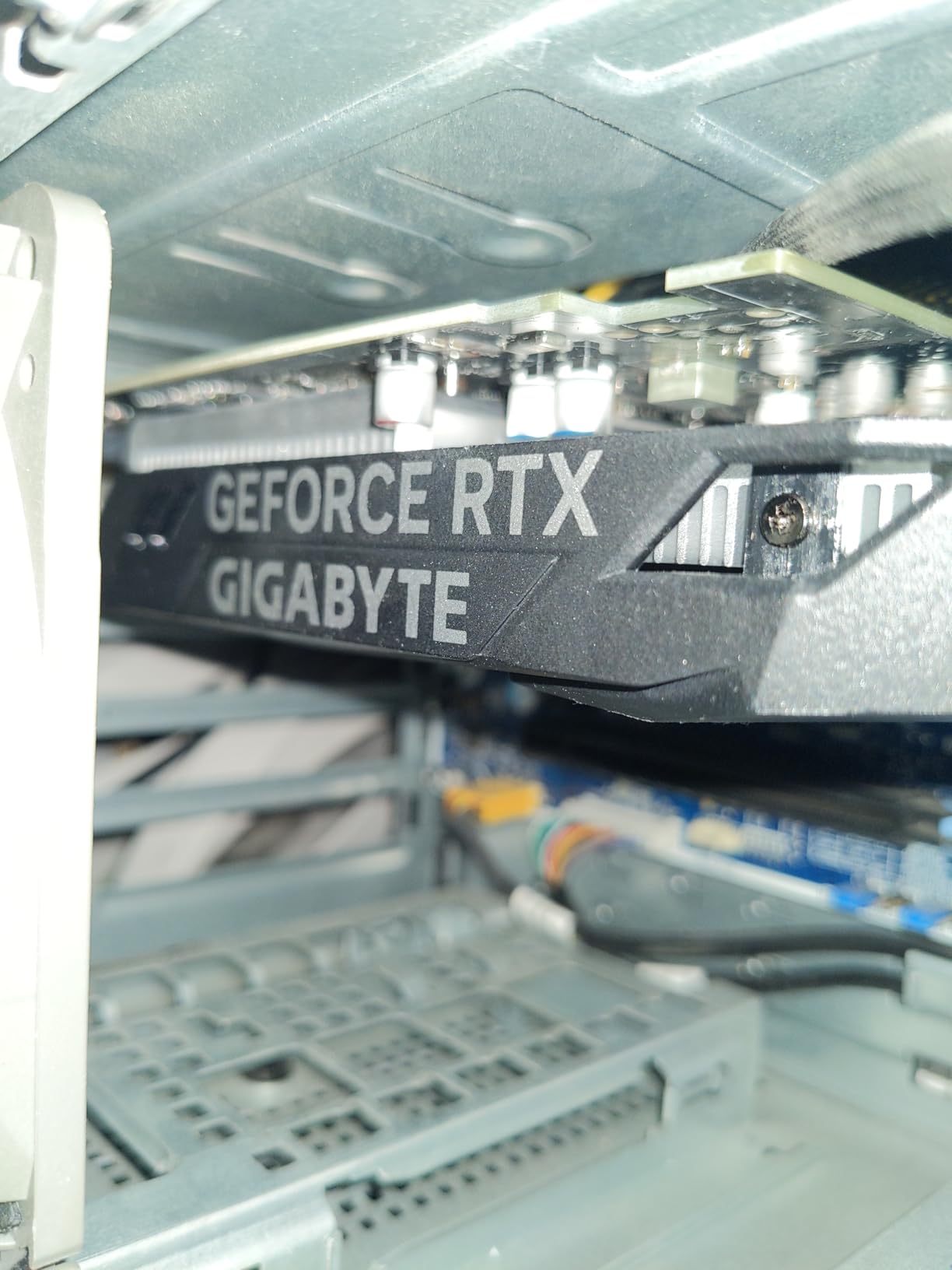Gigabyte GeForce RTX 3050 WINDFORCE OC V2 6G Graphics Card, 2X WINDFORCE Fans, 6GB GDDR6 96-bit, GV-N3050WF2OCV2-6GD customer photo 2