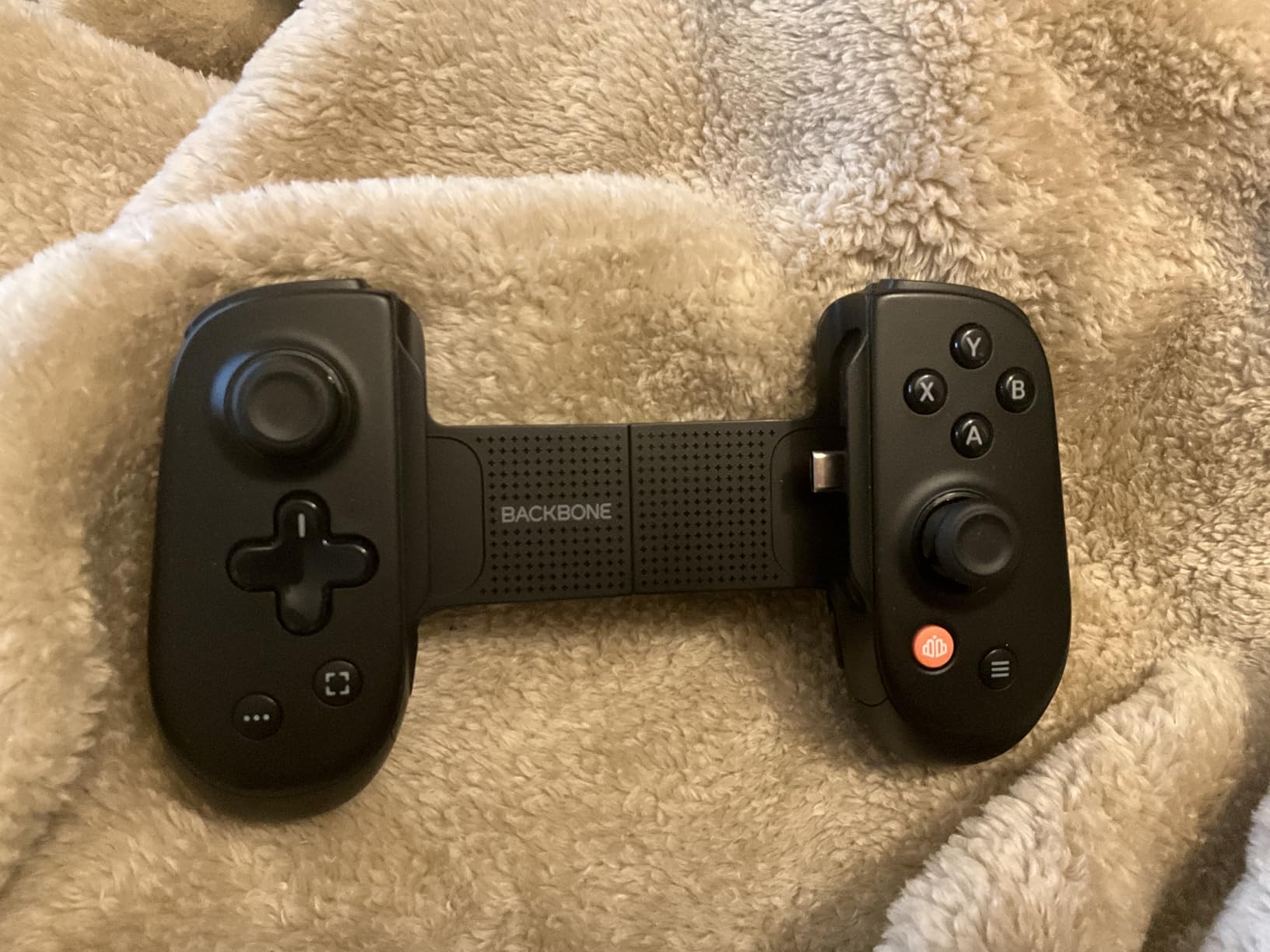 BACKBONE Pro Gaming Controller for iPhone 15/16/17 & Android, USB-C/Bluetooth Controller, Stream Xbox, Play Call of Duty, PlayStation via iOS Remote Play customer photo 2