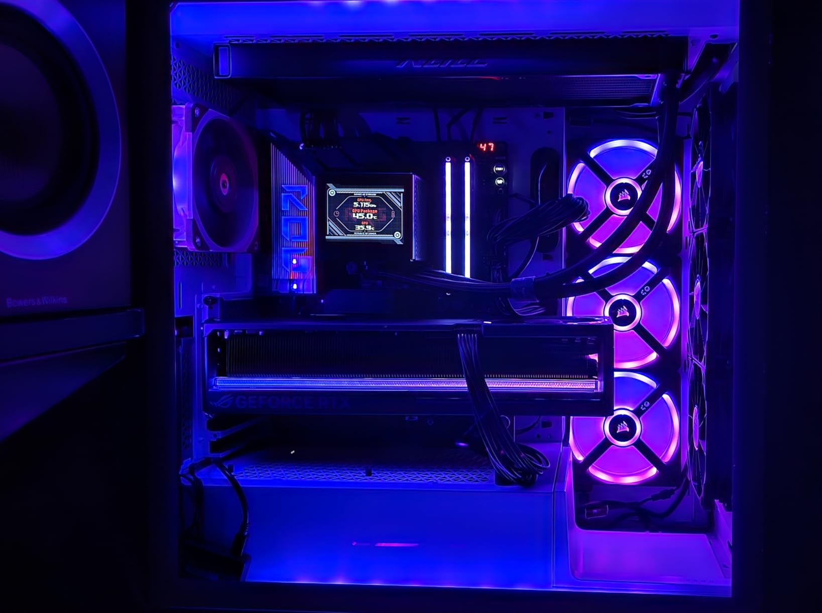 ROG Astral GeForce RTX 5080 OC Edition Graphics Card, NVIDIA (PCIe 5.0, 16GB GDDR7, HDMI/DP 2.1, 3.8-Slot, 4-Fan Design, Axial-tech Fans, Patented Vapor Chamber, Phase-Change GPU Thermal Pad) customer photo 2