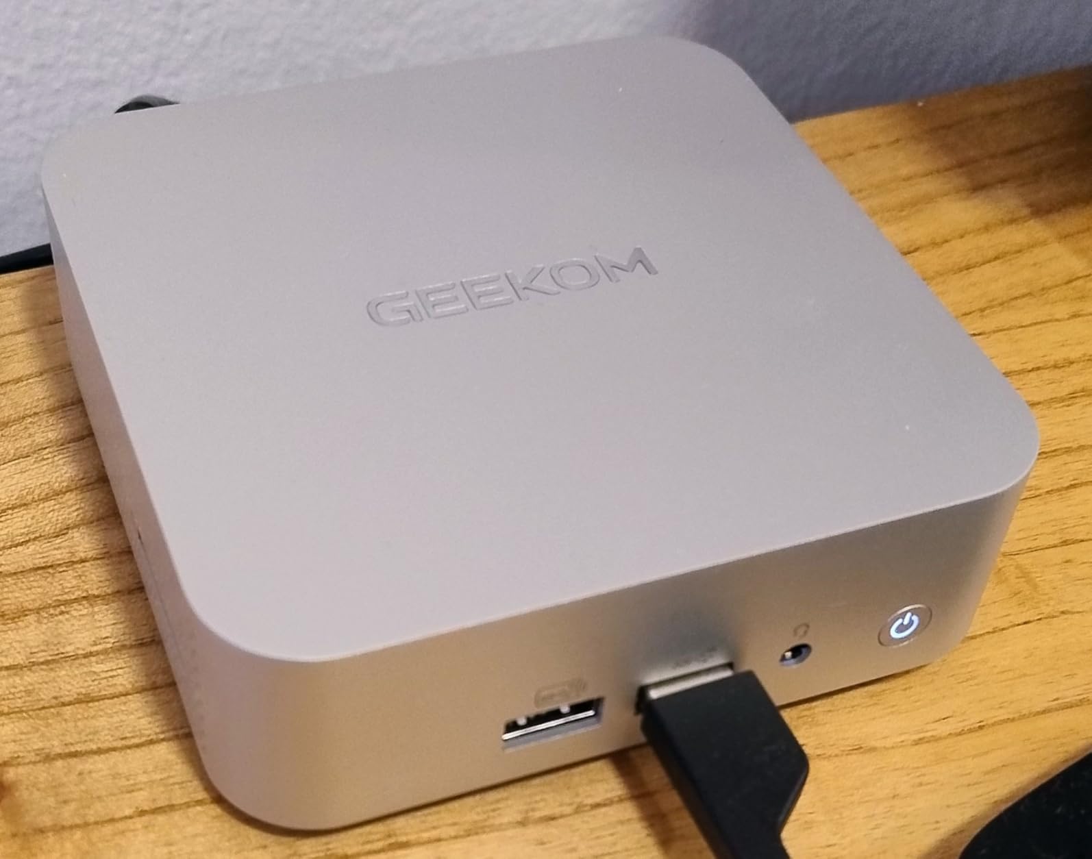 GEEKOM A6 Mini PC, Ryzen 7 6800H, 16GB DDR5 Upgradable RAM 1TB PCIe 4.0 SSD | Business & Home Office PC, USB4, Quad 4K Display, 8K UHD, Wi-Fi 6E, SD Slot, Aluminum Design, Reliable 3-Year Warranty customer photo 2