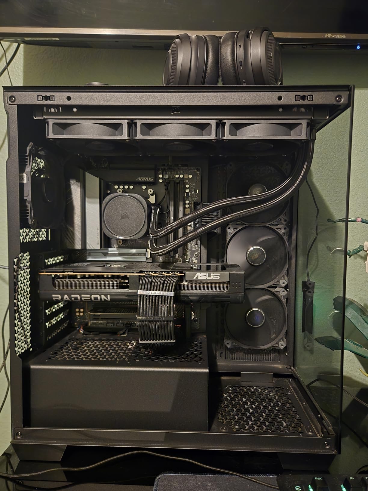 ASUS Prime Radeon RX 9070 XT OC Edition Graphics Card, AMD (PCIe 5.0, HDMI/DP 2.1, 2.5-Slot Design, Axial-tech Fans, Ball Bearings, Dual BIOS, GPU Guard) customer photo 1
