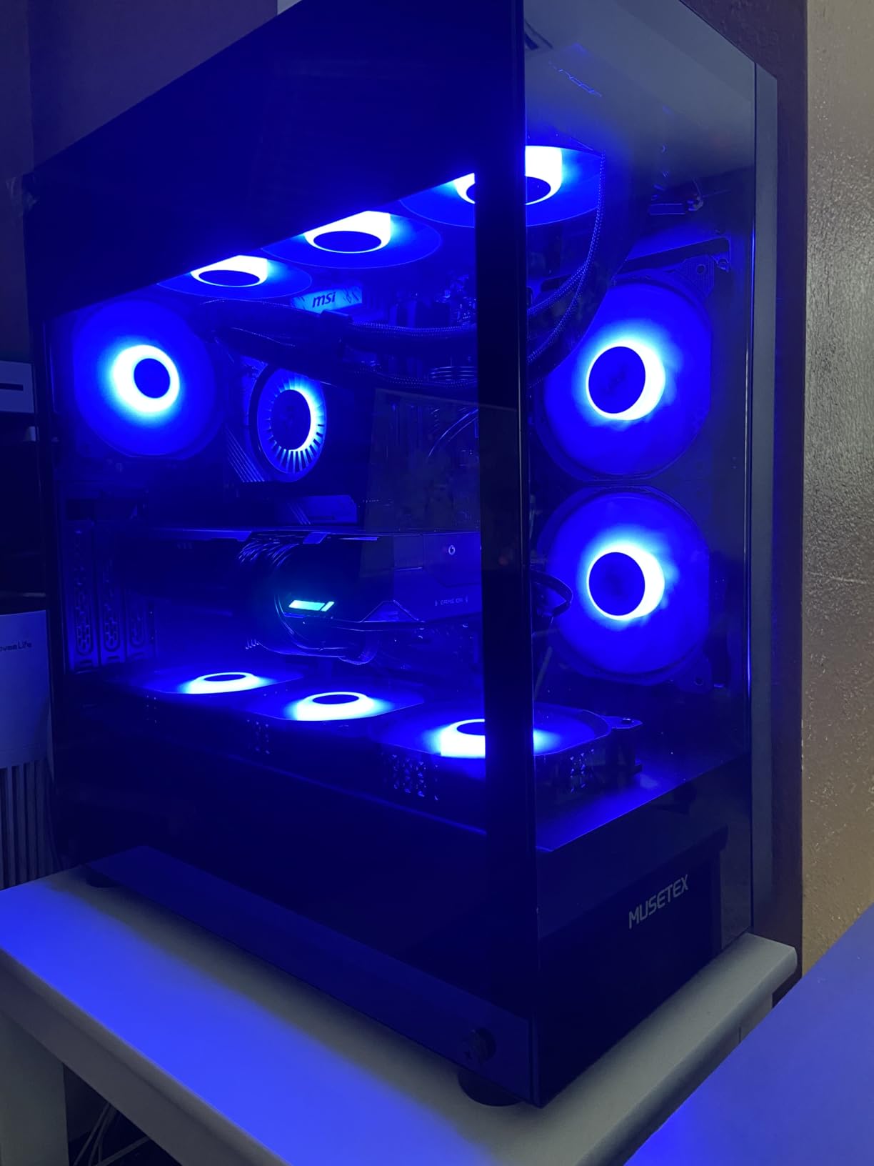 Radeon RX 9070 XT Gaming OC 16G Graphics Card, PCIe 5.0, 16GB GDDR6, GV-R9070XTGAMING OC-16GD Video Card customer photo 2