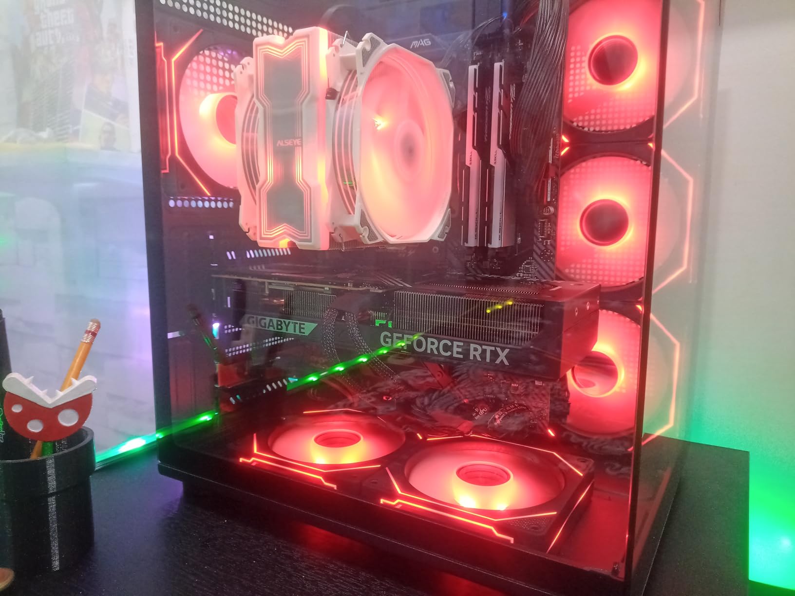 Gigabyte GeForce RTX 5070 WINDFORCE OC SFF 12G Graphics Card, 12GB 192-bit GDDR7, PCIe 5.0, WINDFORCE Cooling System, GV-N5070WF3OC-12GD customer photo 2