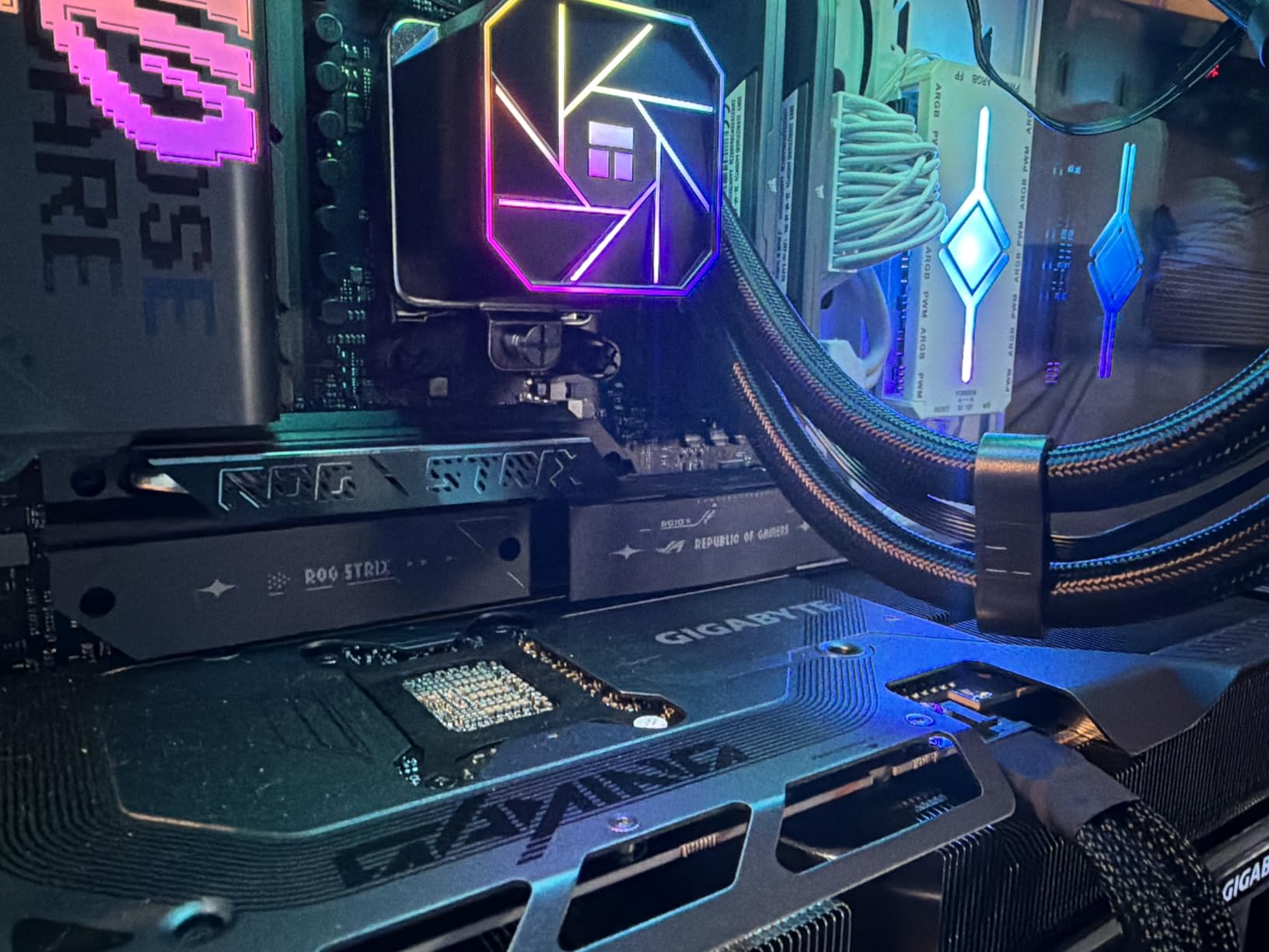 Samsung SSD 9100 PRO 1TB, PCIe 5.0x4 M.2 2280, Seq. Read Speeds Up to 14,700MB/s, Best for AI Computing, Gaming, and Heavy Duty Workstations (MZ VAP1T0B/AM) customer photo 2
