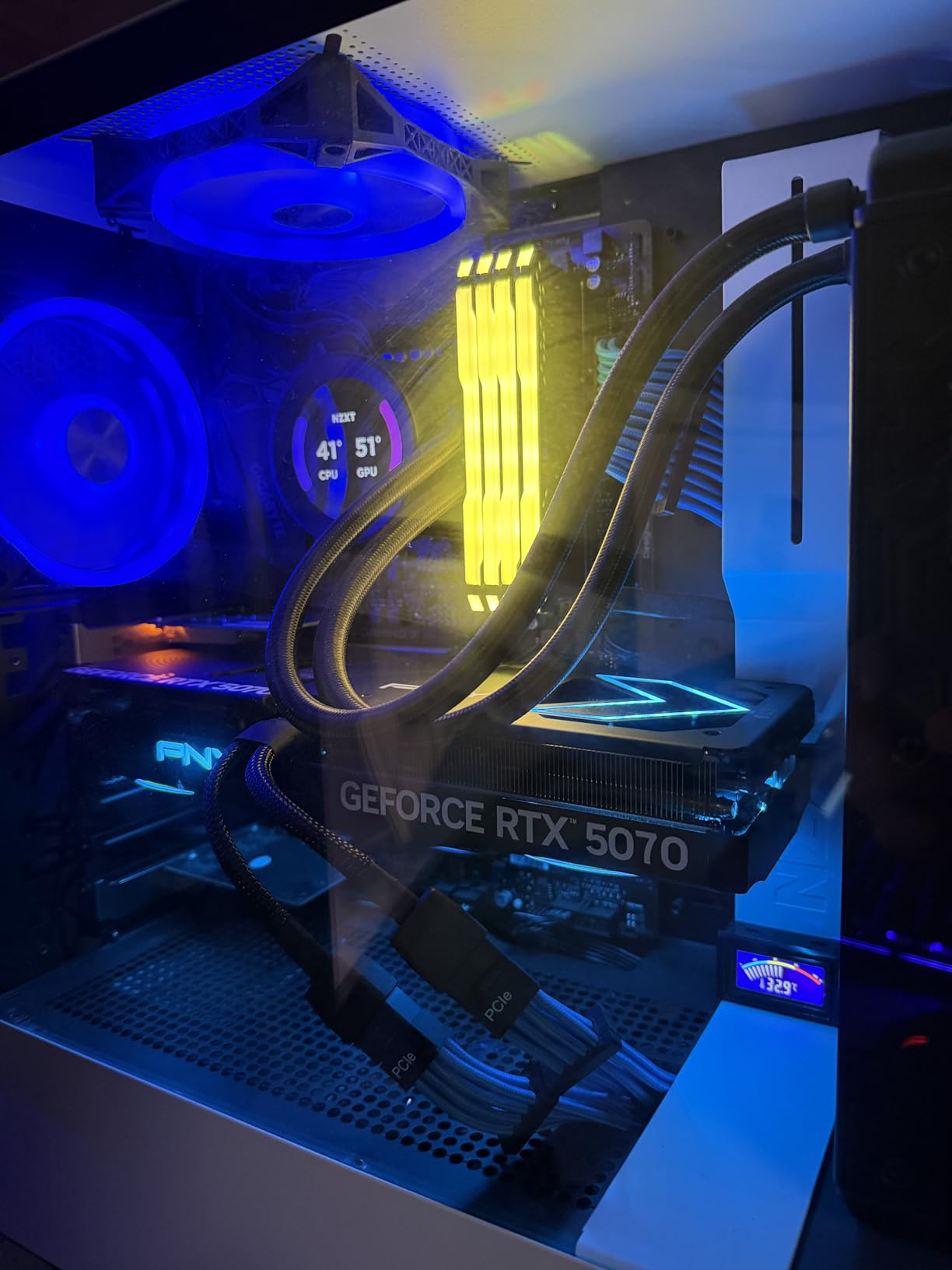 PNY NVIDIA GeForce RTX 5070 Epic-X ARGB OC Triple Fan, Graphics Card (12GB GDDR7, 192-bit, Boost Speed: 2685 MHz, SFF-Ready, PCIe 5.0, HDMI/DP 2.1, Blackwell Architecture, DLSS 4) customer photo 2