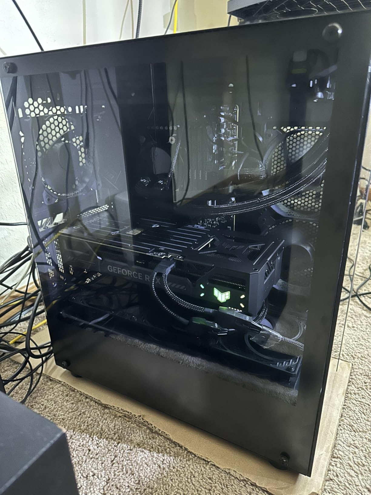 TUF Gaming GeForce RTX 5070 12GB GDDR7 OC Edition Gaming Graphics Card (PCIe 5.0, HDMI/DP 2.1, 3.125-slot, Military-Grade Components, Protective PCB Coating, Axial-tech Fans) customer photo 1