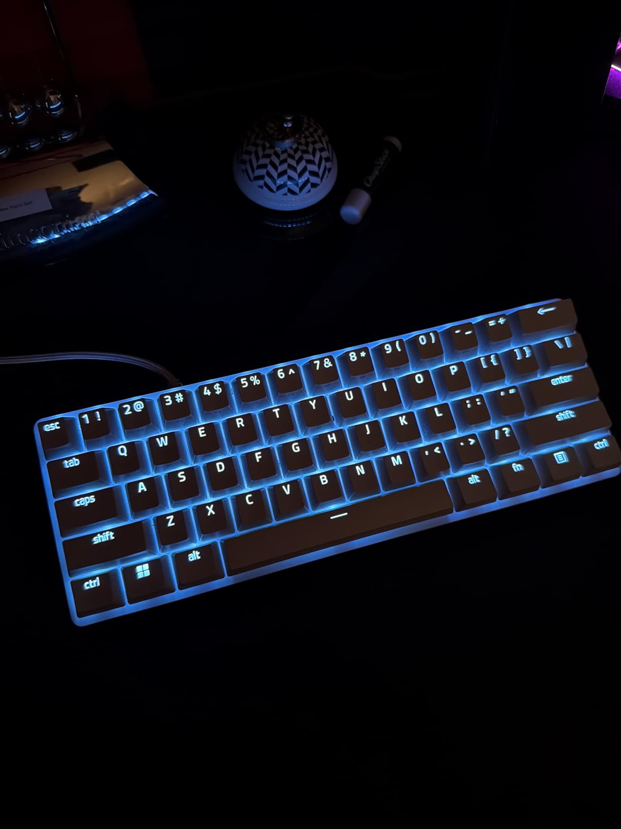 Razer Huntsman Mini 60% Gaming Keyboard: Clicky Optical Switches - Aluminum Top Frame - Chroma RGB Lighting - PBT Keycaps - Onboard Memory - Snap Tap - Black customer photo 2