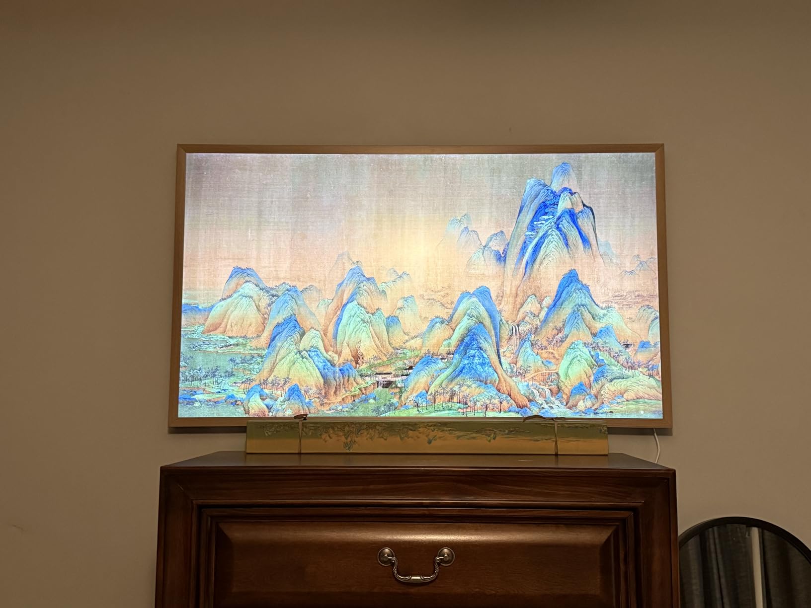 Hisense 85-Inch Class QLED 4K S7N CanvasTV Series Dolby Vision HDR Google Smart TV (85S7N, 2025 Model) - Anti-Glare Panel, Hi-Matte Display, UltraSlim Wall Mount Included customer photo 1