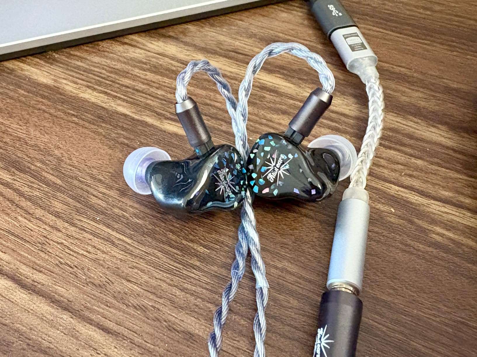 Linsoul Kiwi Ears Astral 1DD+6BA Hybrid in Ear Monitor, Wired Earbuds, HiFi Studio Recording & Mixing Earphone, Portable Gaming IEMs for Professional Music Engineers Audiophiles (Blue) customer photo 1