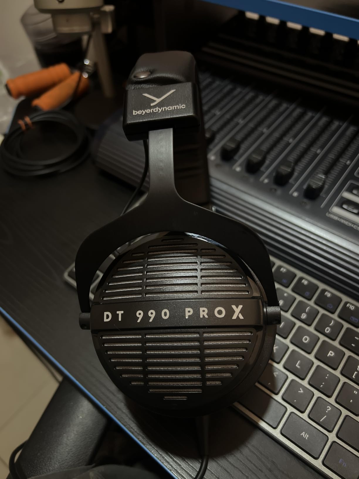 beyerdynamic DT 990 Pro X 48 ohm Wired Over-Ear, Open Back Professional Recording Studio Monitor customer photo 1