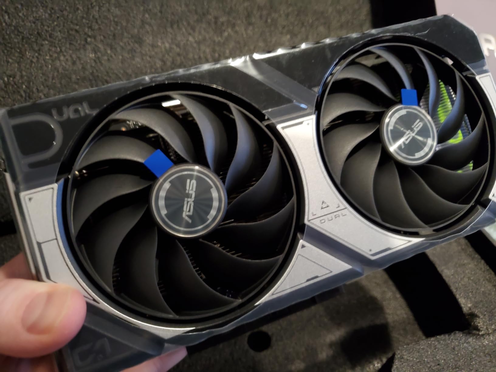ASUS Dual GeForce RTX 5060 Ti 16GB GDDR7 OC Edition Graphics Card, NVIDIA, Desktop (PCIe 5.0, DLSS 4, HDMI 2.1b, DisplayPort 2.1b, 2.5-Slot, Axial-tech Fan, 0dB Technology) customer photo 2