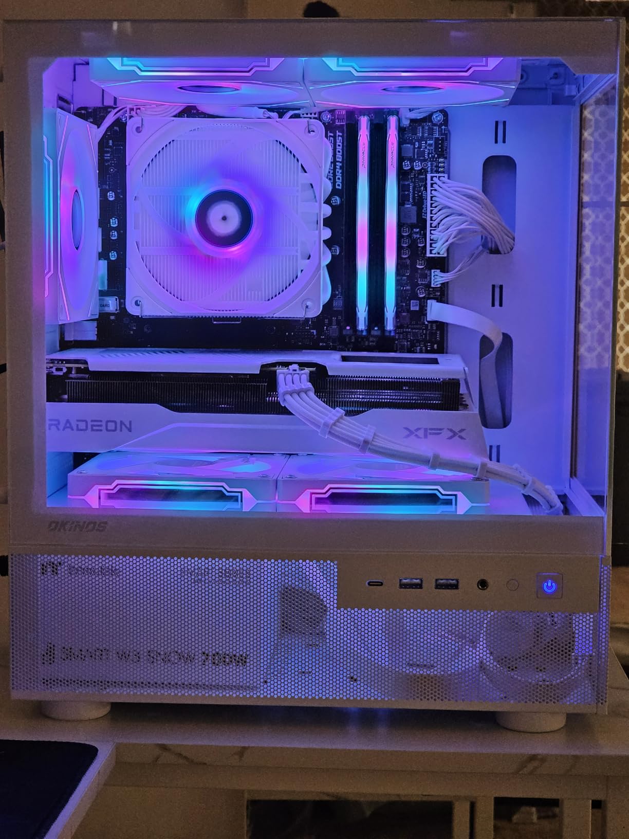 Swift AMD Radeon RX 9060 XT OC White Gaming Edition with 8GB GDDR6 HDMI 2xDP, AMD RDNA 4 RX 9060XT RX-96TSW8GWQ customer photo 1