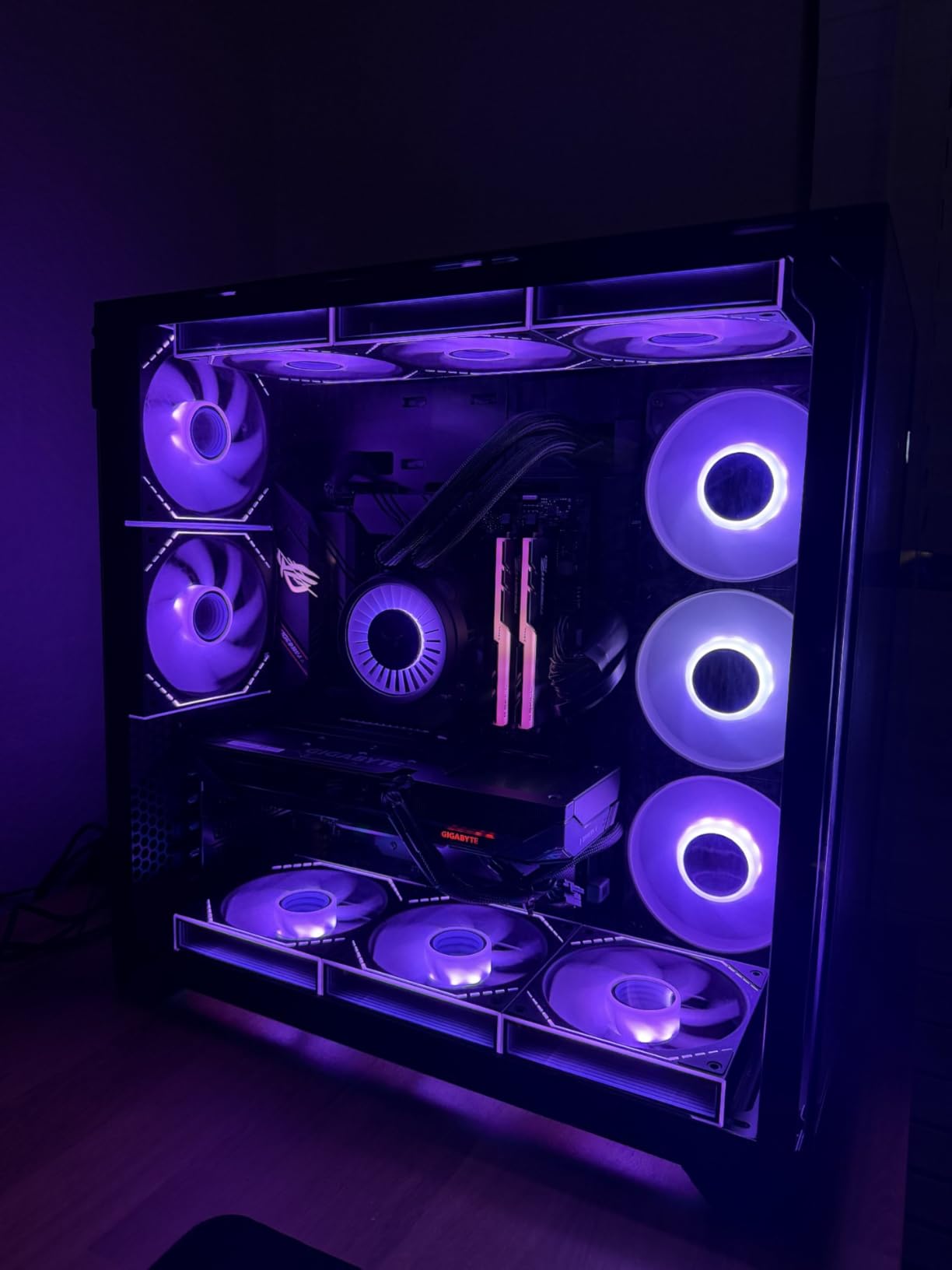GIGABYTE Radeon RX 9060 XT Gaming OC 16G Graphics Card, PCIe 5.0, 16GB GDDR6, GV-R9060XTGAMING OC-16GD Video Card customer photo 2