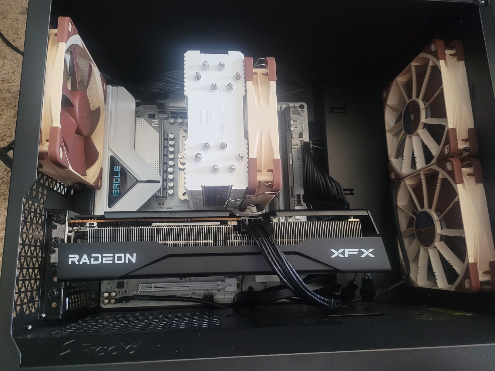 XFX Swift AMD Radeon RX 9060 XT OC Gaming Edition with 16GB GDDR6 HDMI 2xDP, AMD RDNA 4 customer photo 2