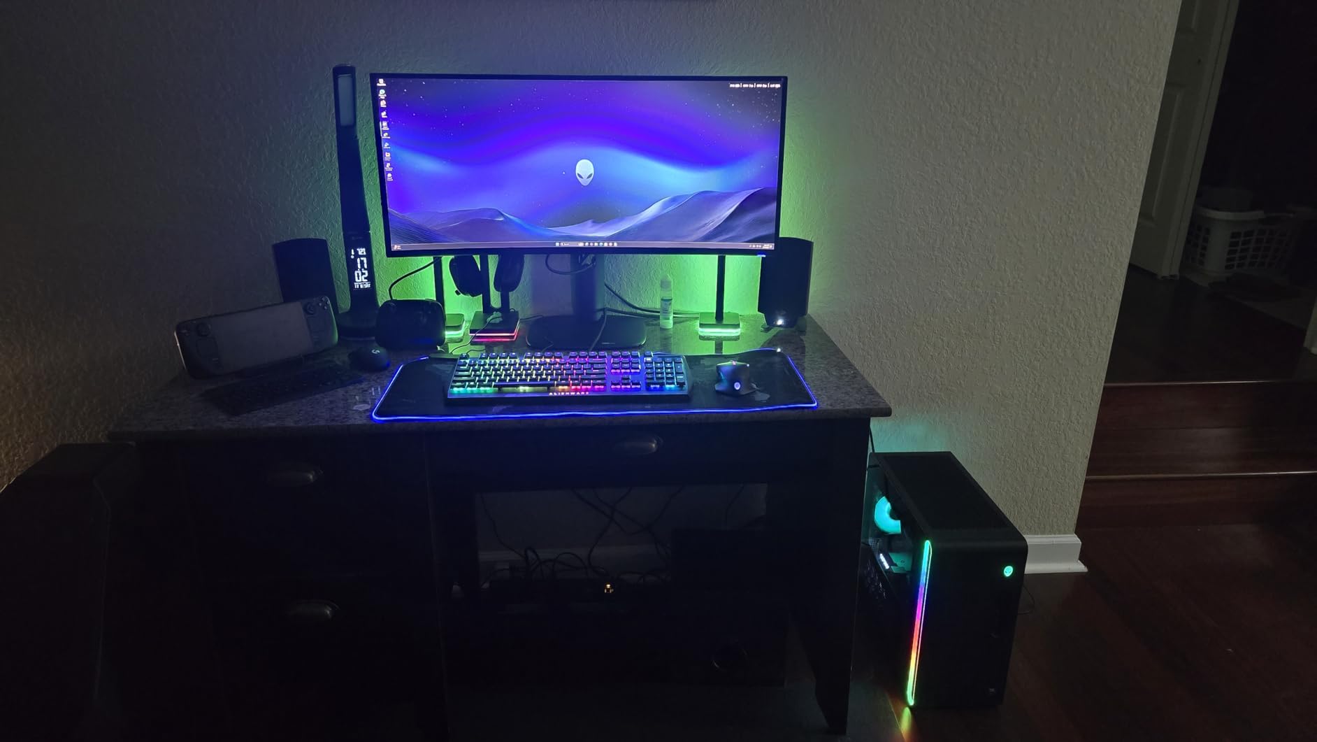 Alienware Aurora Gaming Desktop ACT1250 - Intel Core Ultra 7 265KF Processor, Liquid Cooled, NVIDIA GeForce RTX 5070, 32GB DDR5 RAM, 2TB SSD, 1000W Platinum Rated PSU, Windows 11 Home customer photo 1