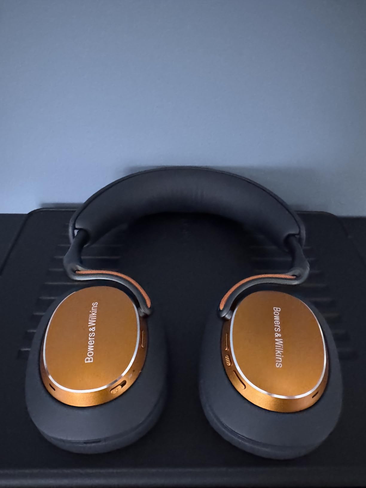 Bowers & Wilkins Px8 S2 Wireless Over-Ear Headphones, Onyx Black, Bluetooth Headphones with Active Noise Cancelling, Hi-Res Audio, 30 Hours of Playtime customer photo 1