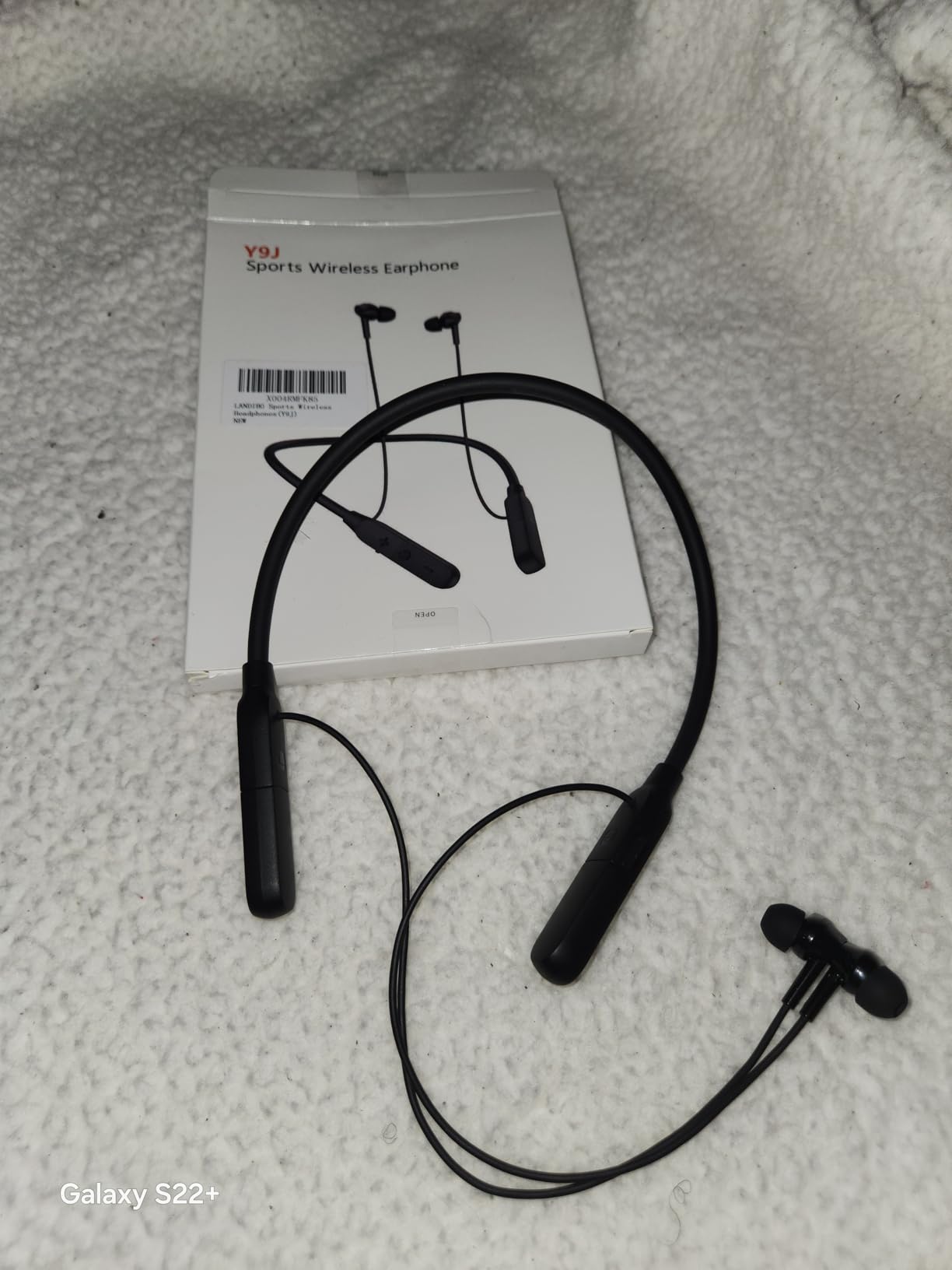 LANDIBO Sports Bluetooth Headphones, 25 Hours Play time, 6.0 Wireless Neck-Worn Earbuds with Microphone, in-Ear Noise Cancellation, for Outdoor Sports Workouts (Y9J) customer photo 1