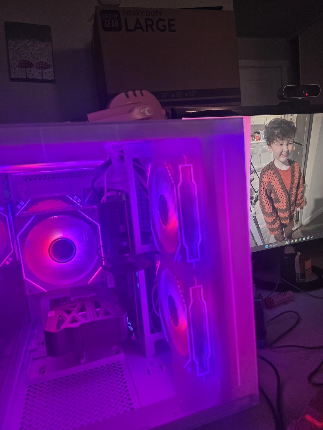 suevery Desktop Computers, 32G RAM, 1000GB NVMe SSD, Core i5-12400F, RTX 3050 6G, Prebuilt Gaming PC, Tower Computer Gamer White WiFi 6 Home customer photo 1