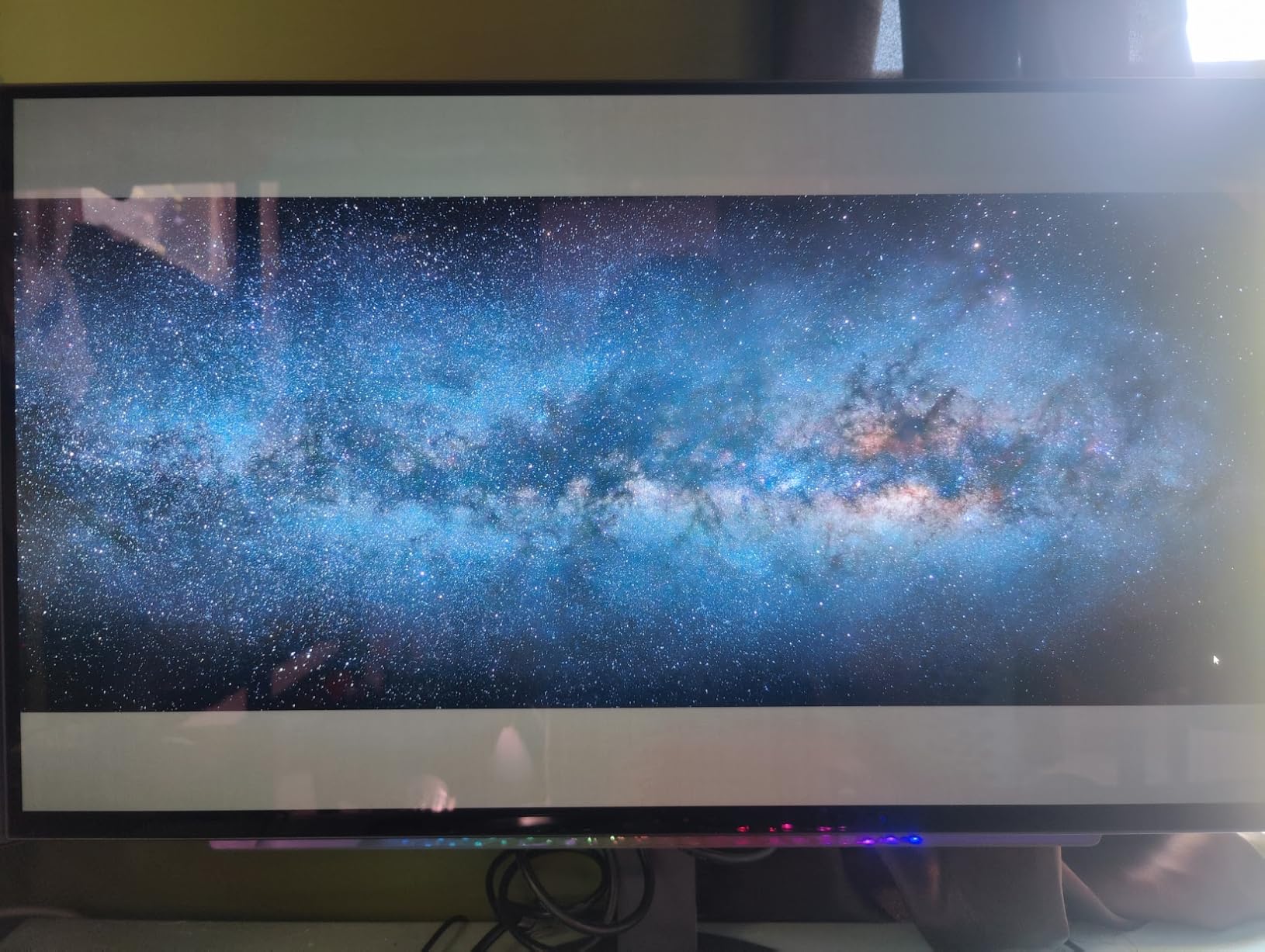 LG 27GX704A-B 27-inch Ultragear QHD (2650x1440) OLED Gaming Monitor 240Hz, 0.03ms, NVIDIA G-Sync Compatible, AMD FreeSync Premium Pro, VESA Display HDR TrueBlack400, HDMI 2.1, DisplayPort, Black customer photo 1