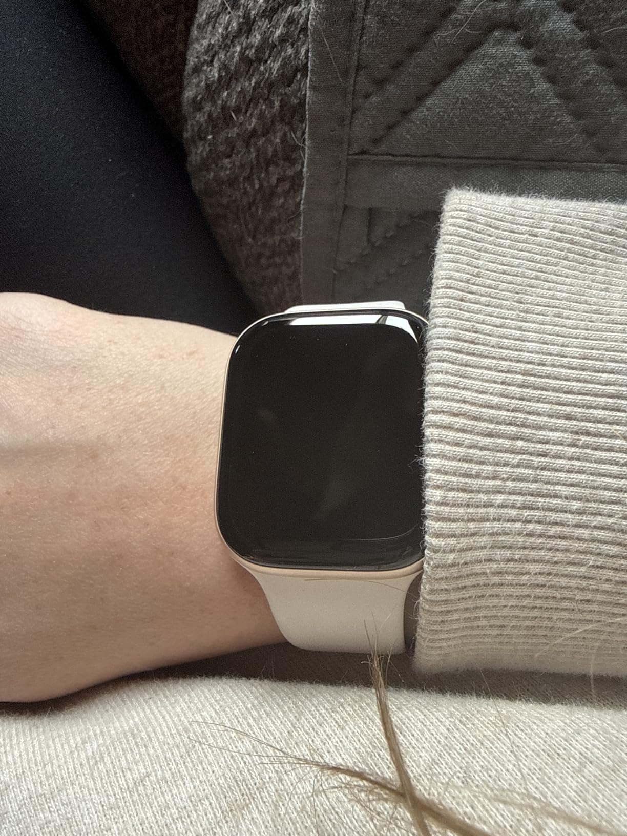 Apple Watch Series 11 [GPS 42mm] Smartwatch with Rose Gold Aluminum Case with Light Blush Sport Band - S/M customer photo 1
