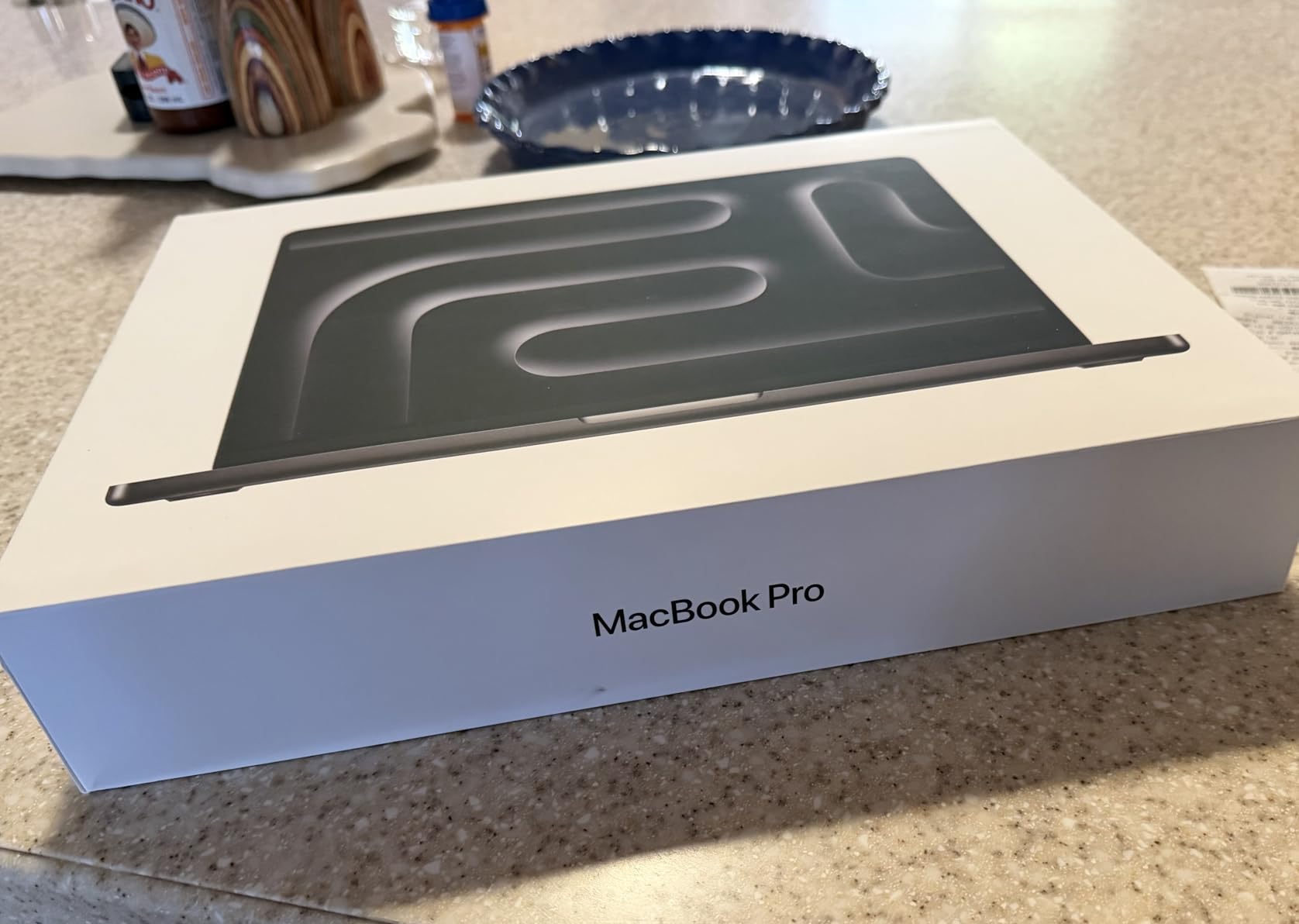 Apple 2025 MacBook Pro Laptop with Apple M5 chip with 10-core CPU and 10-core GPU: Built for AI, 14.2-inch Liquid Retina XDR Display, 16GB Unified Memory, 512GB SSD Storage; Space Black customer photo 2