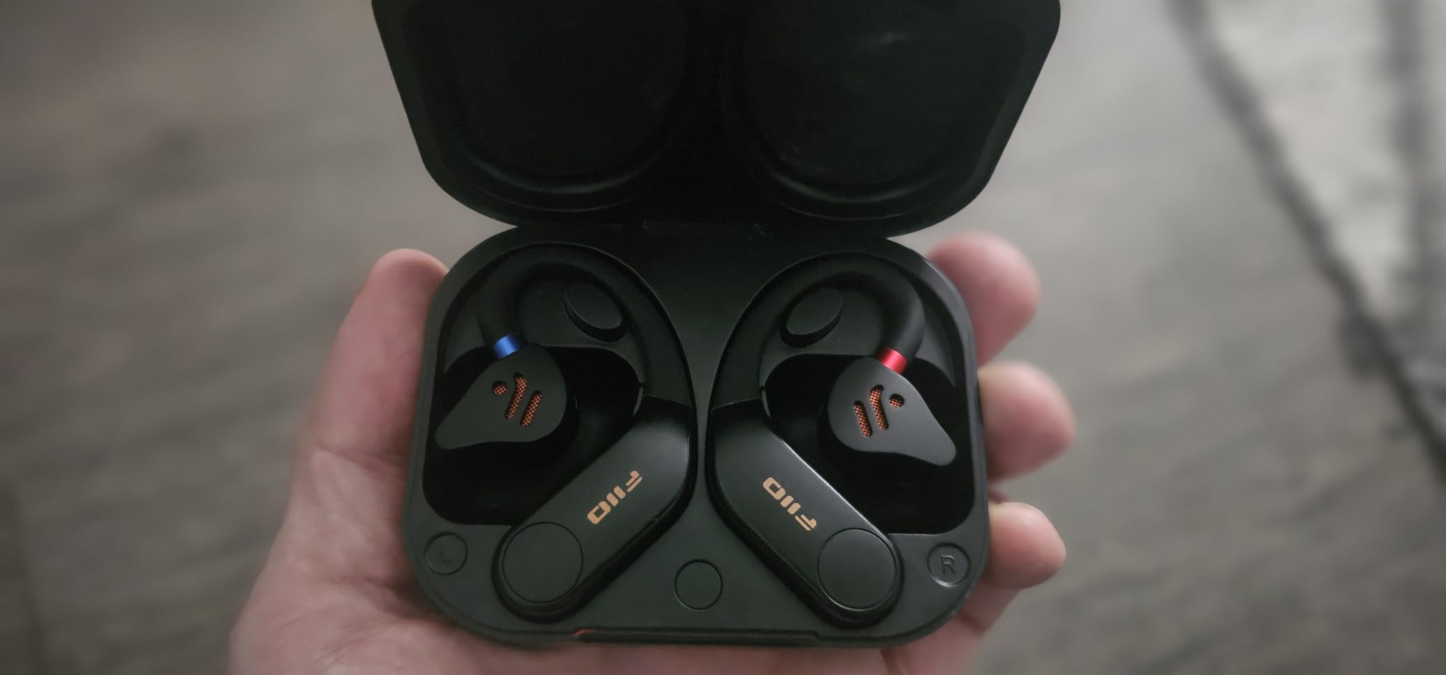 Fosi Audio IM4 Open-Back IEM Earphones, in Ear Monitor Wired Earbuds, 10mm Single Dynamic Driver, IEMs for Audiophiles, Gaming and Studio, 3.5mm 2-Pin 0.78mm Detachable Cables, N52 Dual Magnets customer photo 1