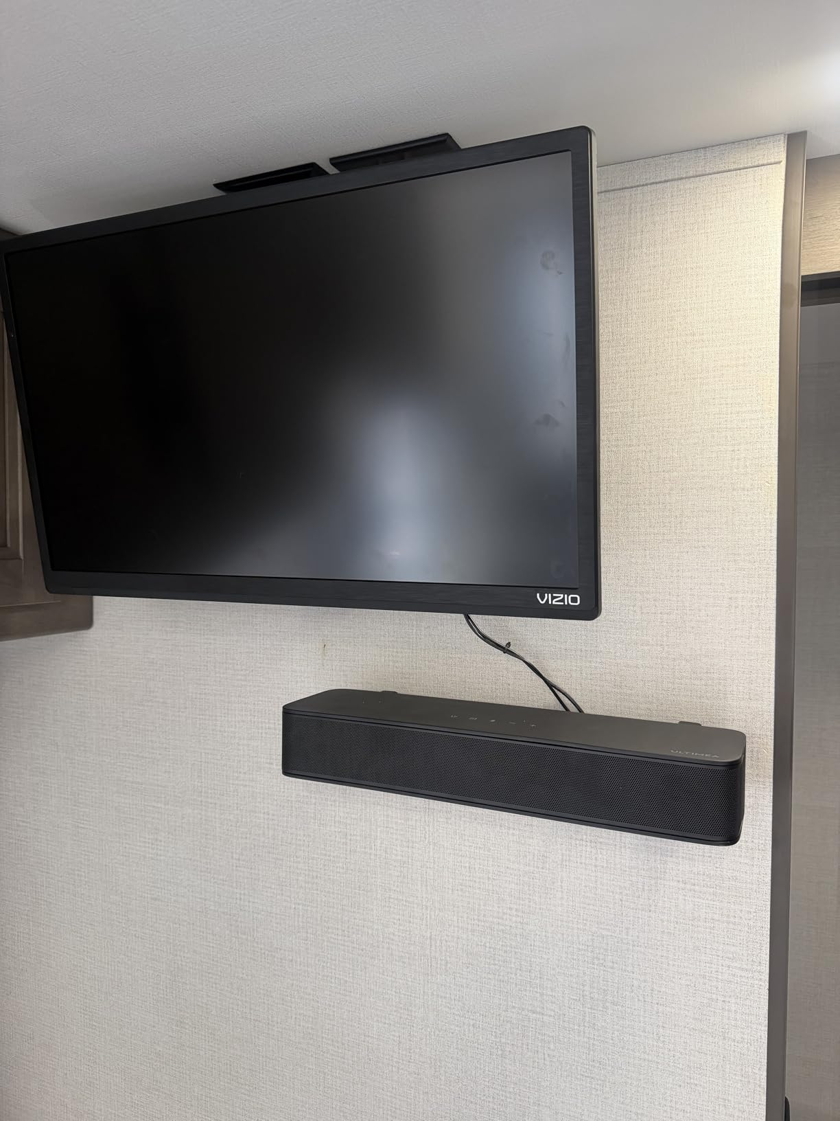 ULTIMEA 2.1ch Surround Sound Bar for TV, Built-in Subwoofer, Peak Power 132W, App Control, 16 Inches Bluetooth 5.4 TV Speakers Soundbar, All-in-one PC Soundbar, Opt/AUX/Wall Mount, Poseidon M20 Pro customer photo 1