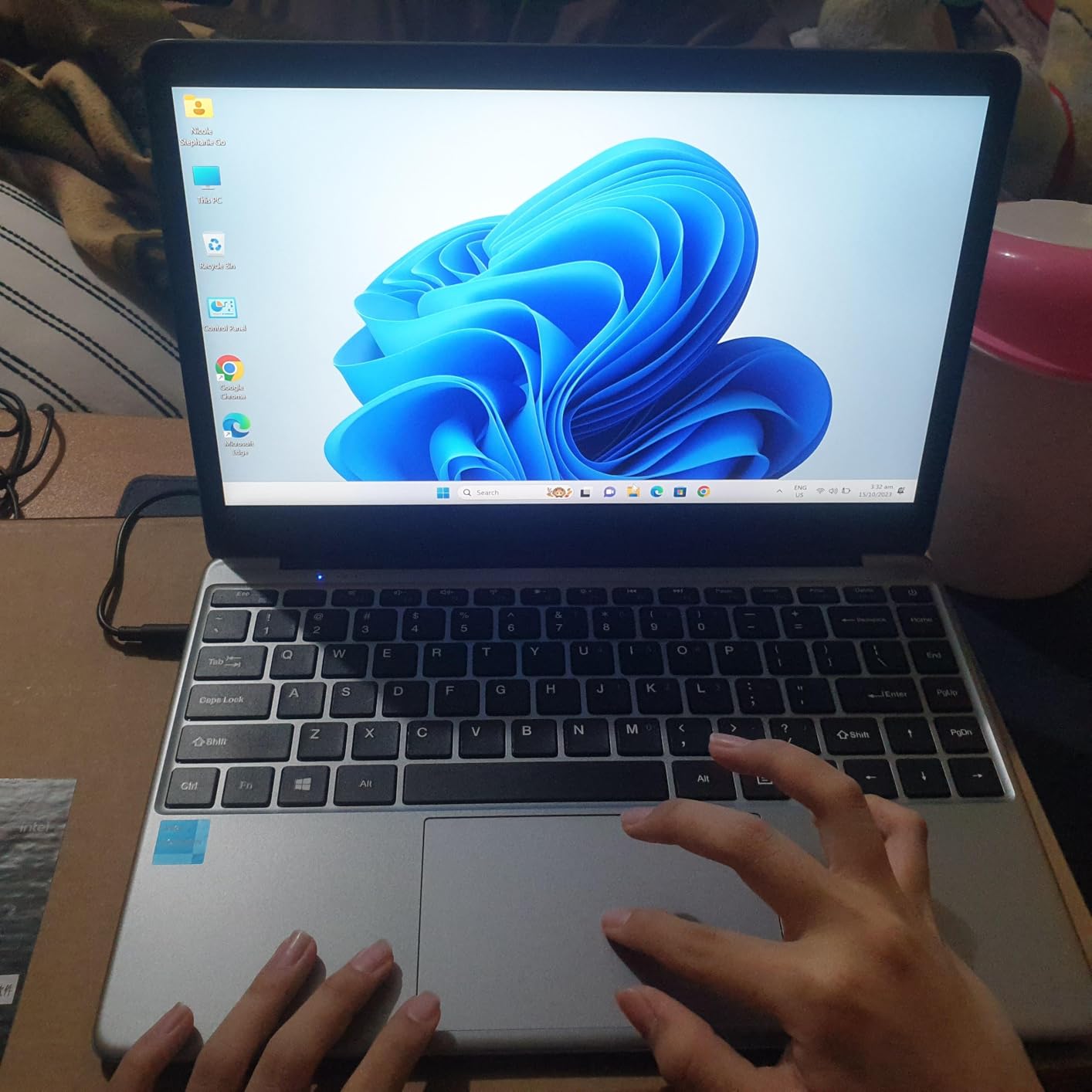 CHUWI Gaming Laptop, AMD Ryzen 5 (Beat i7-1355U), 16GB RAM 512GB SSD, Windows 11 Pro Laptop with Office, 14 Inch IPS 2160 * 1440 Display, Backlit Keyboard, WiFi 6, BT 5.2, HDMI customer photo 1