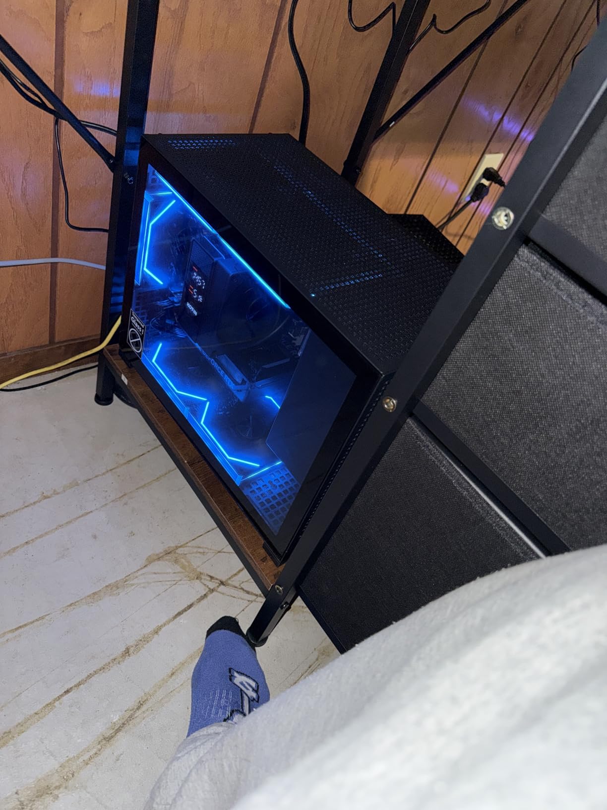 KOTIN Prebuilt Gaming PC Desktop Computer, Ryzen 5 9600X, GeForce RTX 5060 Ti 8GB, 16GB DDR5 6000MHz, 1TB PCIe 4.0 SSD, WiFi 7, Windows 11 Home customer photo 1