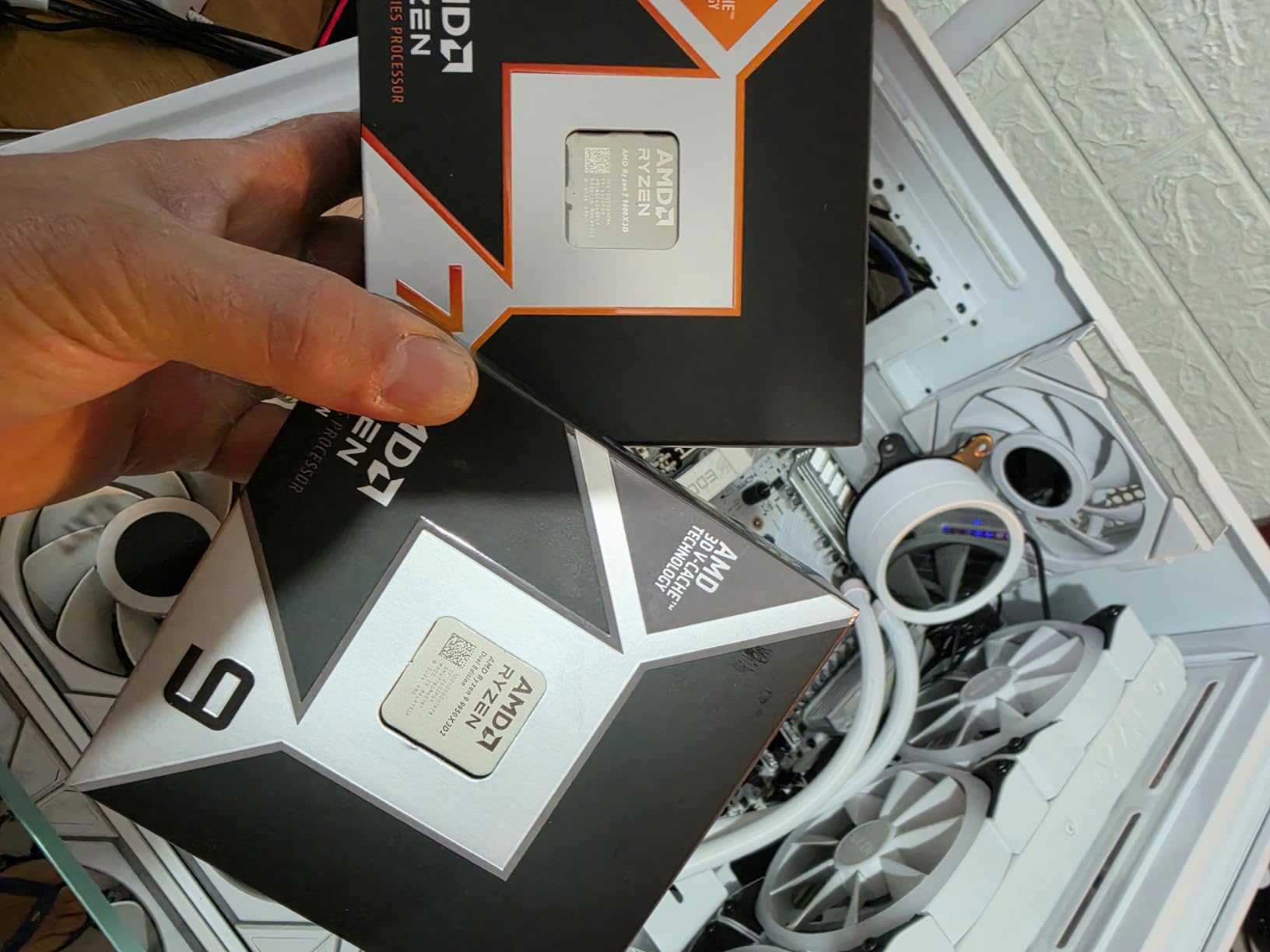 AMD Ryzen 9 9950X3D2 Dual Edition customer photo 1