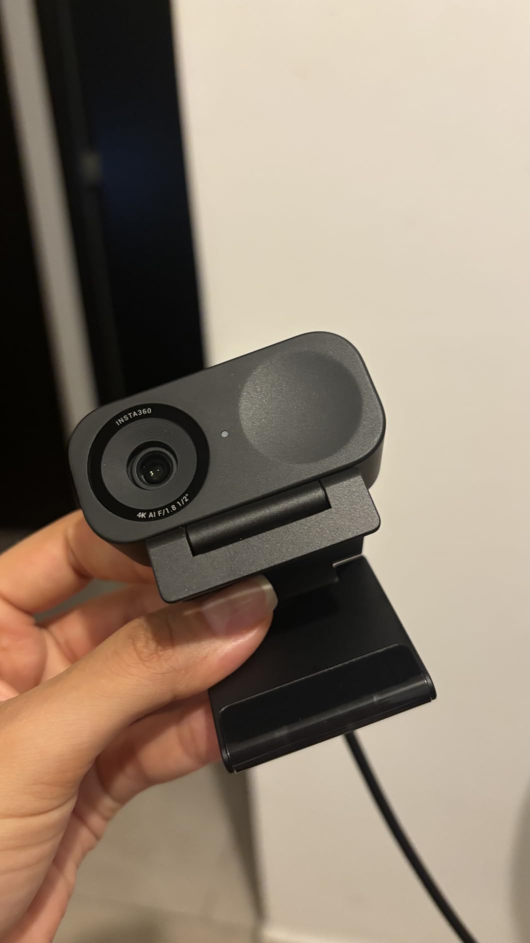 Insta360 Link 2C - 4K Webcam for PC/Mac, 1/2 Sensor, Auto Framing, HDR, AI Noise-Canceling Mic, Gesture Control for Streaming, Video Calls, Gaming, Works with Zoom, Teams, Twitch & More customer photo 1
