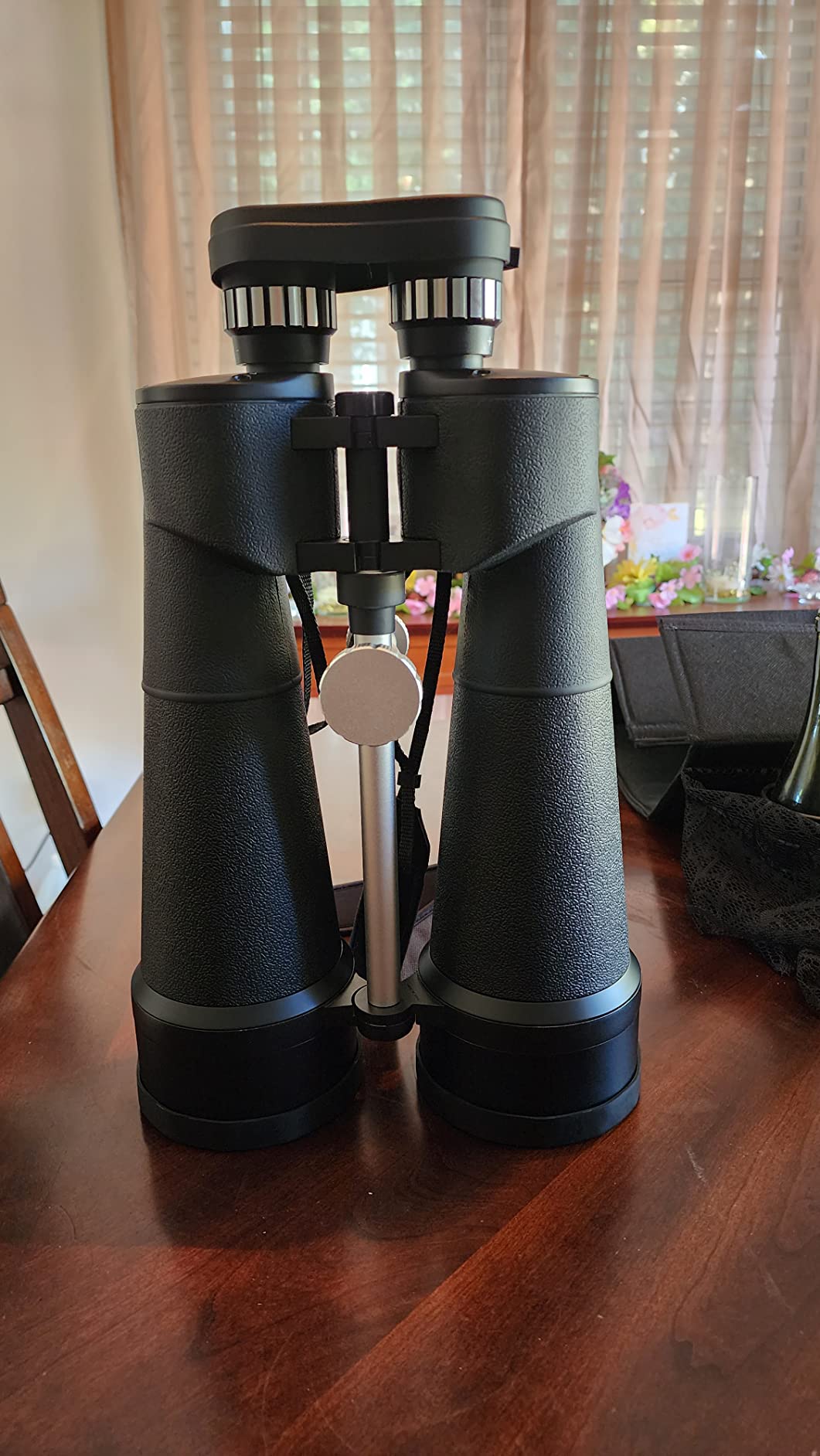 Celestron SkyMaster 25x100 Giant Astronomy Binoculars for Deep Sky Views | Giant 100mm Objectives, Built for Deep-Sky Astronomy & Long-Distance Viewing, Crisp Clear Views in Low Light Conditions customer photo 2