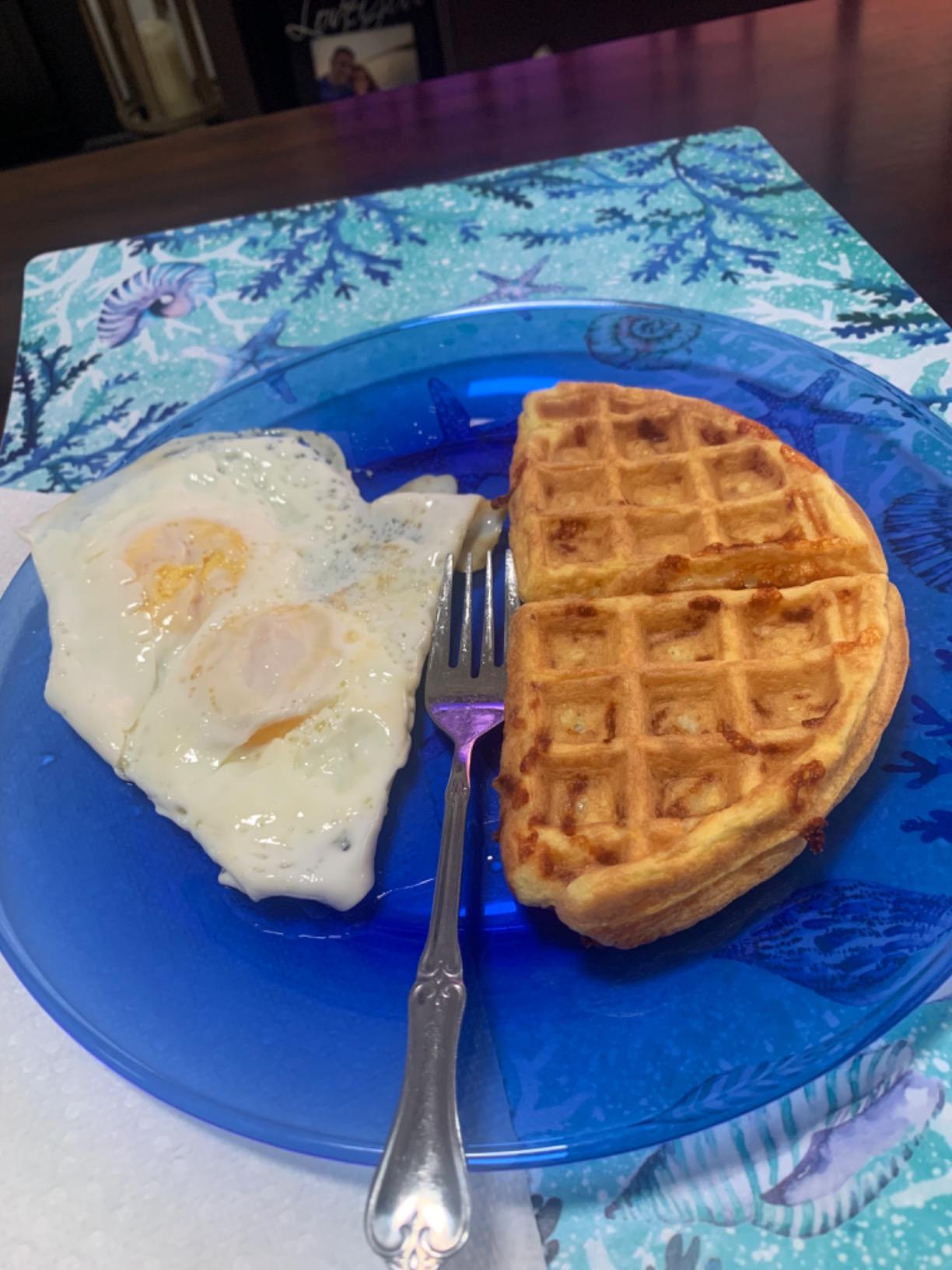 BLACK+DECKER Belgian Waffle Maker, Stainless Steel | Belgian waffle maker with nonstick plates, ready light and vertical storage for easy cleanup. customer photo 1