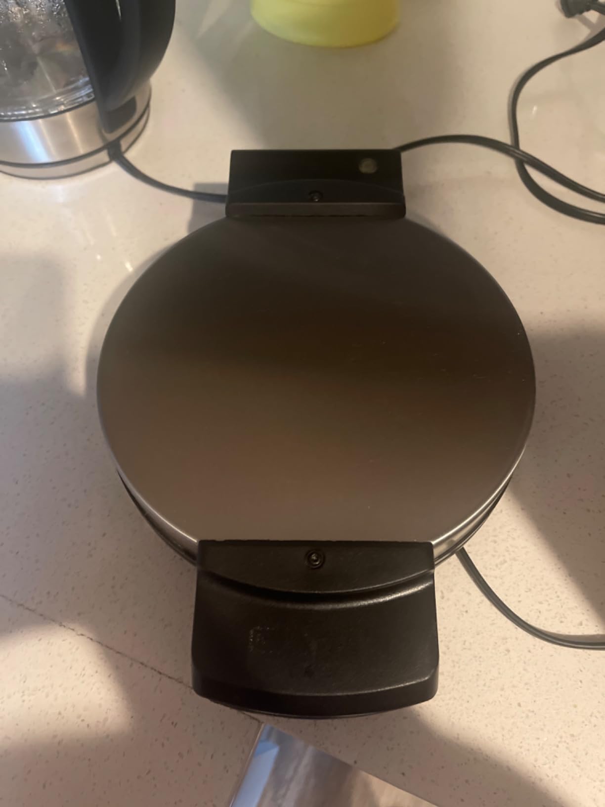 BLACK+DECKER Belgian Waffle Maker, Stainless Steel | Belgian waffle maker with nonstick plates, ready light and vertical storage for easy cleanup. customer photo 2