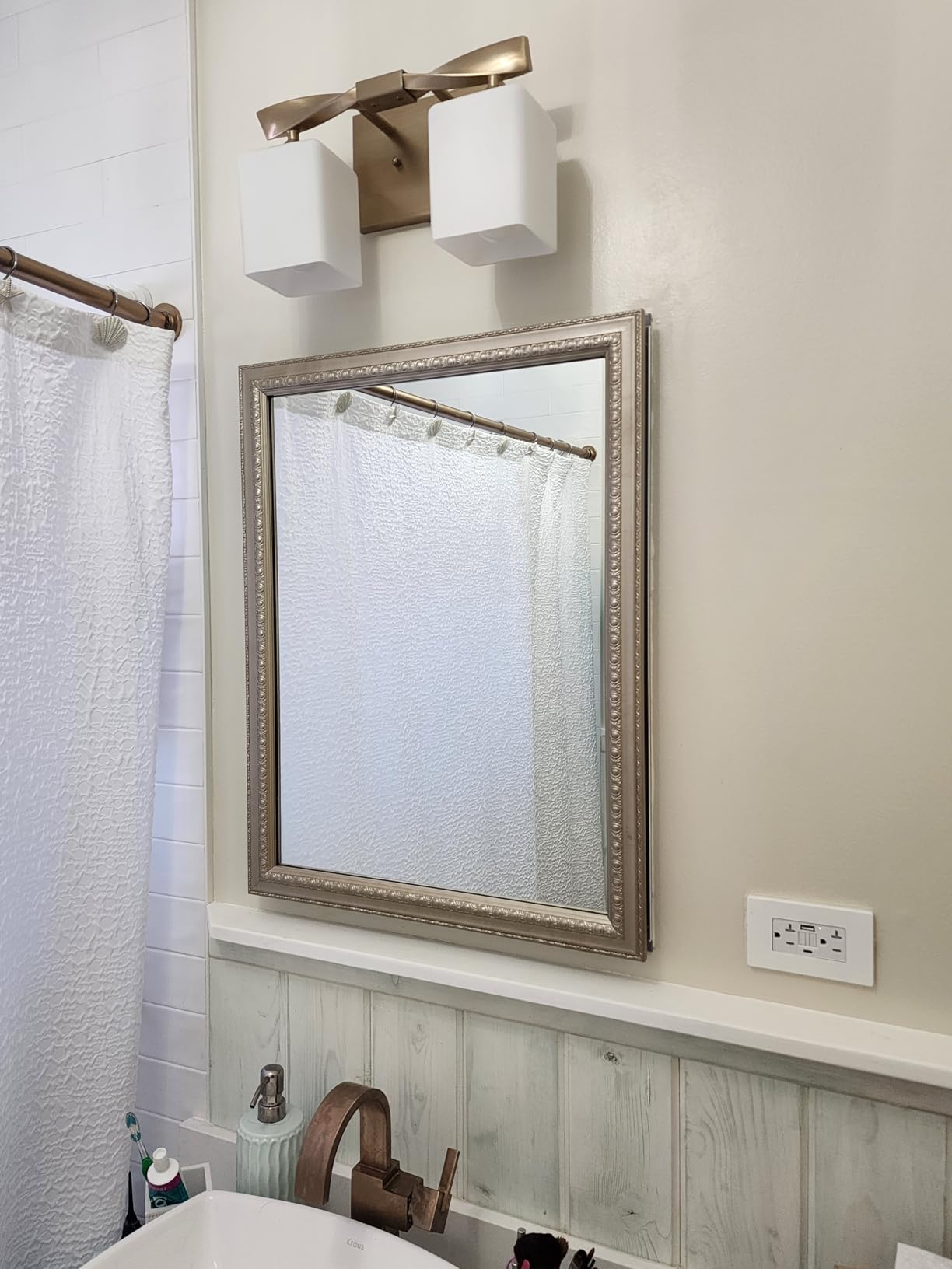 Kohler CB-CLW2026SS Aluminum Bathroom Medicine Cabinet with Mirror, Decorative Silver Framed Mirror Door, Adjustable Shelves, Rectangular Frame, 20 in. W x 26 in. H customer photo 1