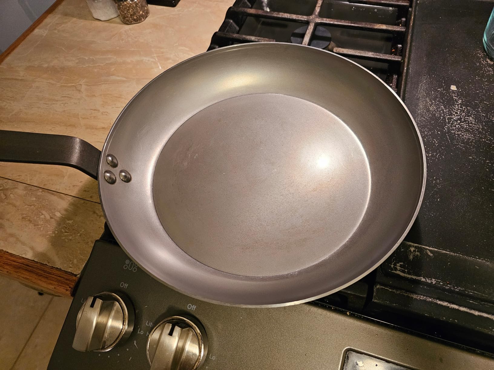 Mauviel M'Steel Black Carbon Natural Nonstick Frying Pan With Iron Handle, 11-in, Suitable For All Cooking Surfaces, Made in France customer photo 1