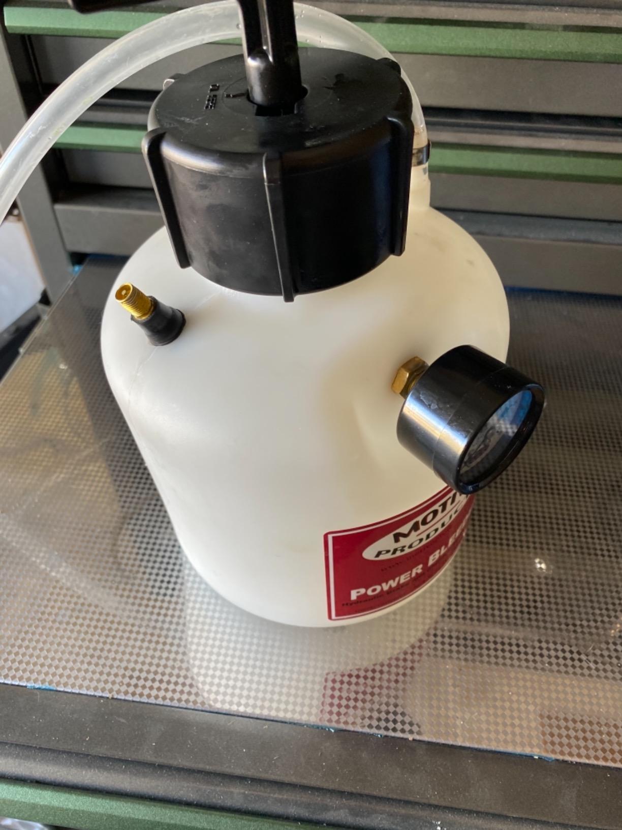 Motive Products 0108 Late Model GM Compatible Power Bleeder 2-Quart Tank with Hose and Adapter customer photo 2