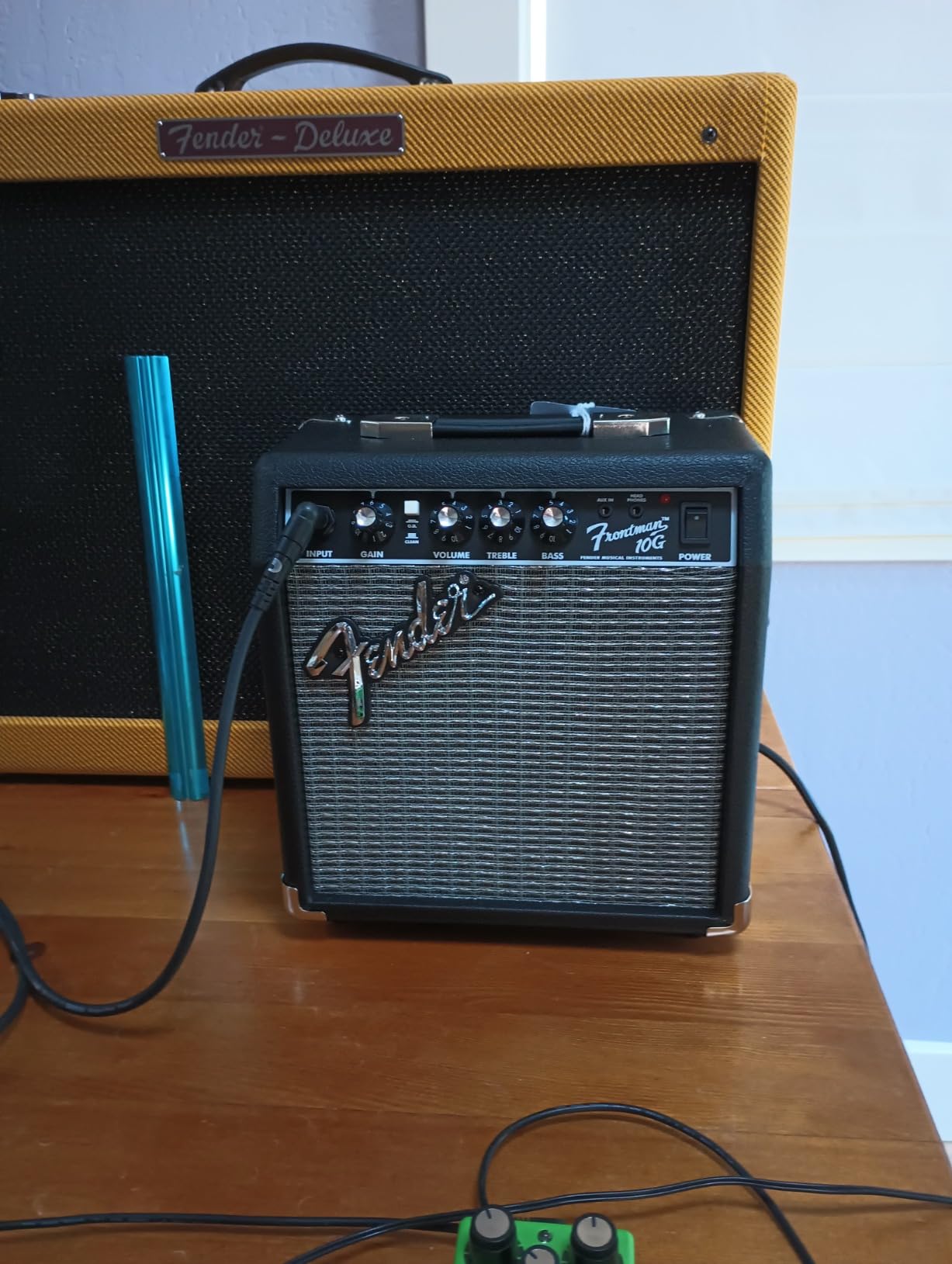 Fender Frontman 10G Electric Guitar Amplifier, 10-Watt Amp, Black/Silver | Beginner practice amp, 10-Watt with 6