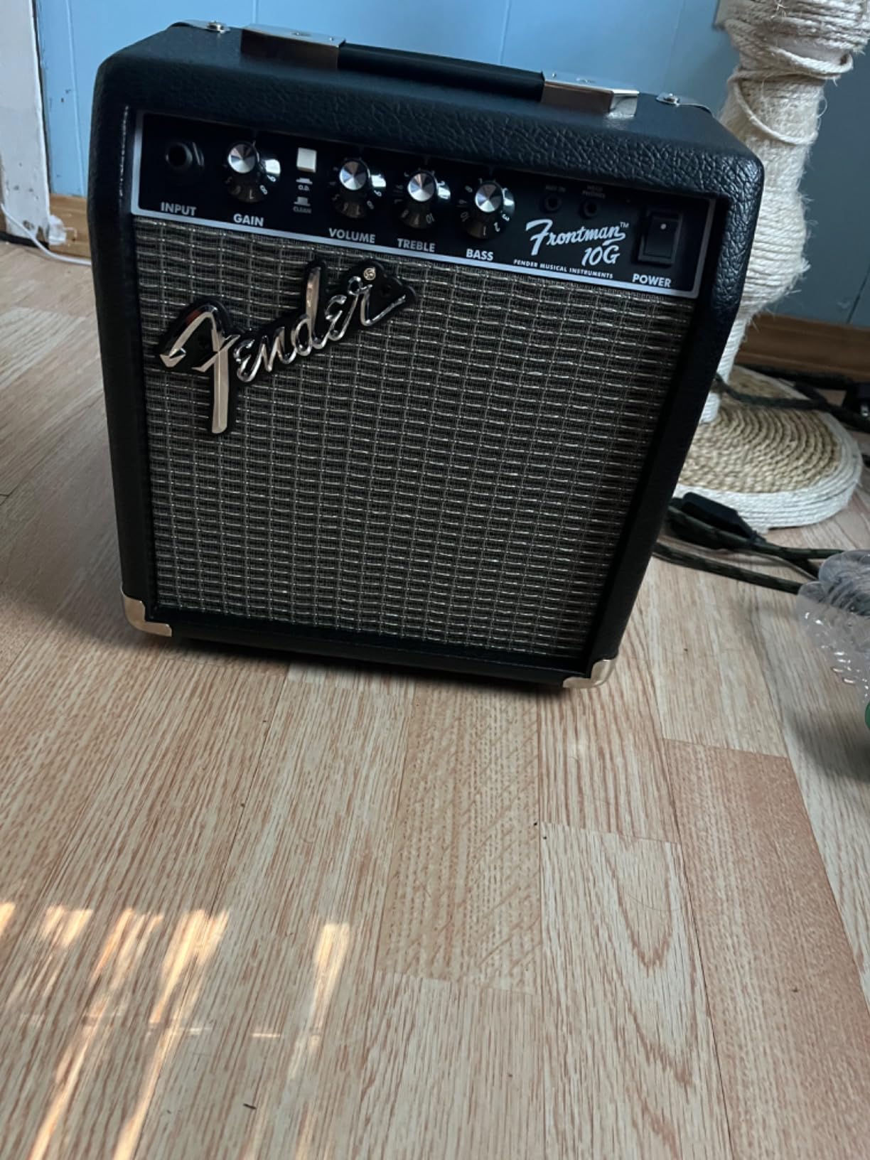 Fender Frontman 10G Electric Guitar Amplifier, 10-Watt Amp, Black/Silver | Beginner practice amp, 10-Watt with 6